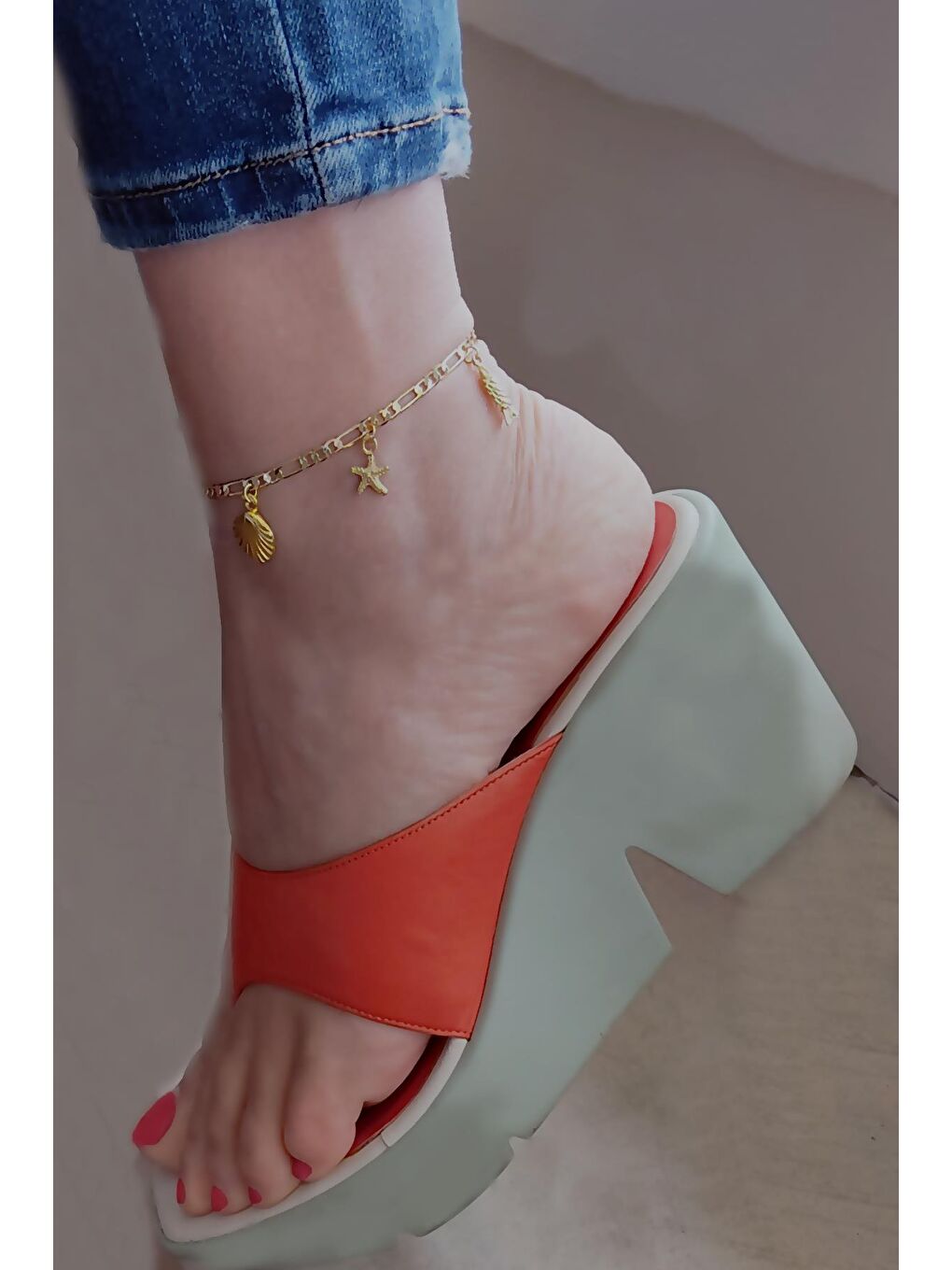 New Obsessions Sari Deniz Kabuklu Charm Çok Figürlü Gold Halhal - 1