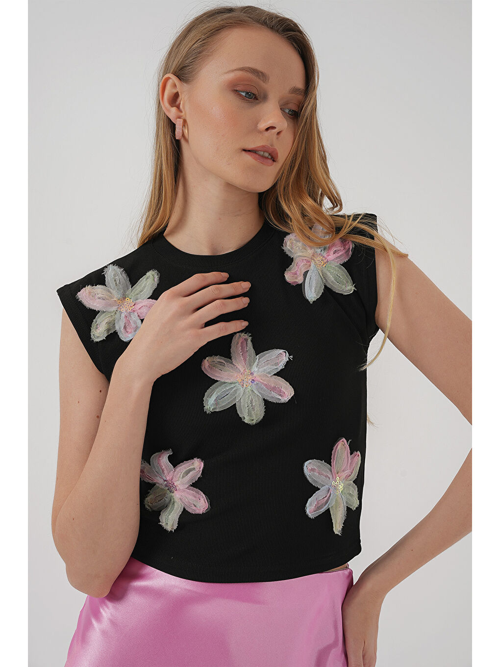 930 Kısa Kol Desenli Crop Bluz - Siyah-2