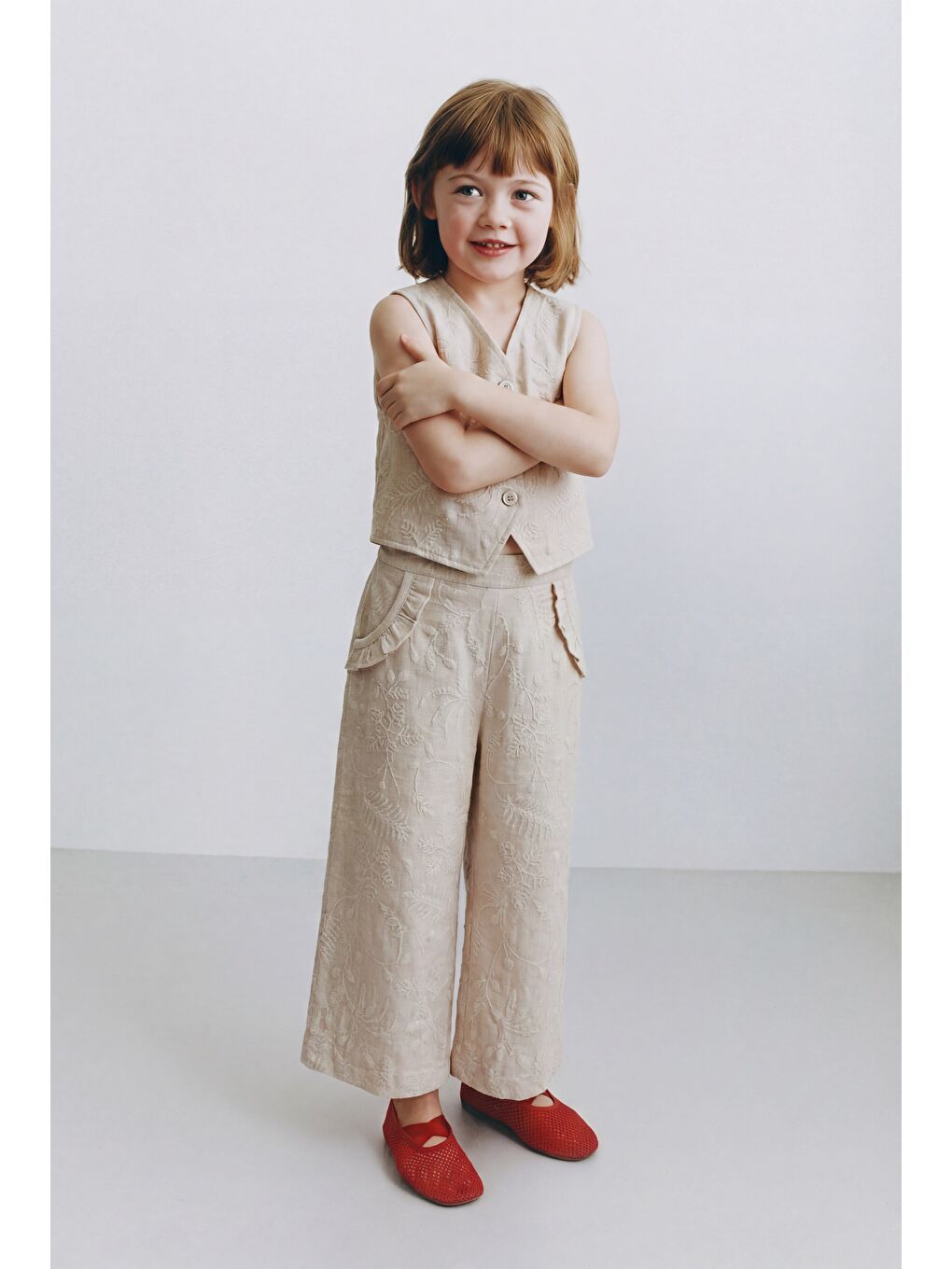 Kız Çocuk Pamuklu Bej Nakışlı Yelek Ve Pantolon Takım