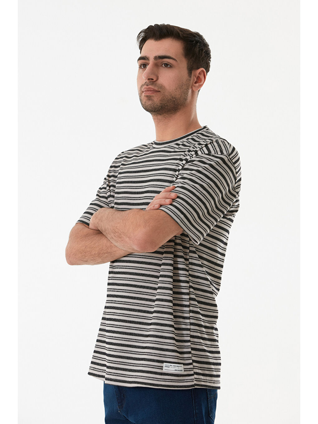 Siyah Çizgili Jakarlı Bisiklet Yaka Tişört-1