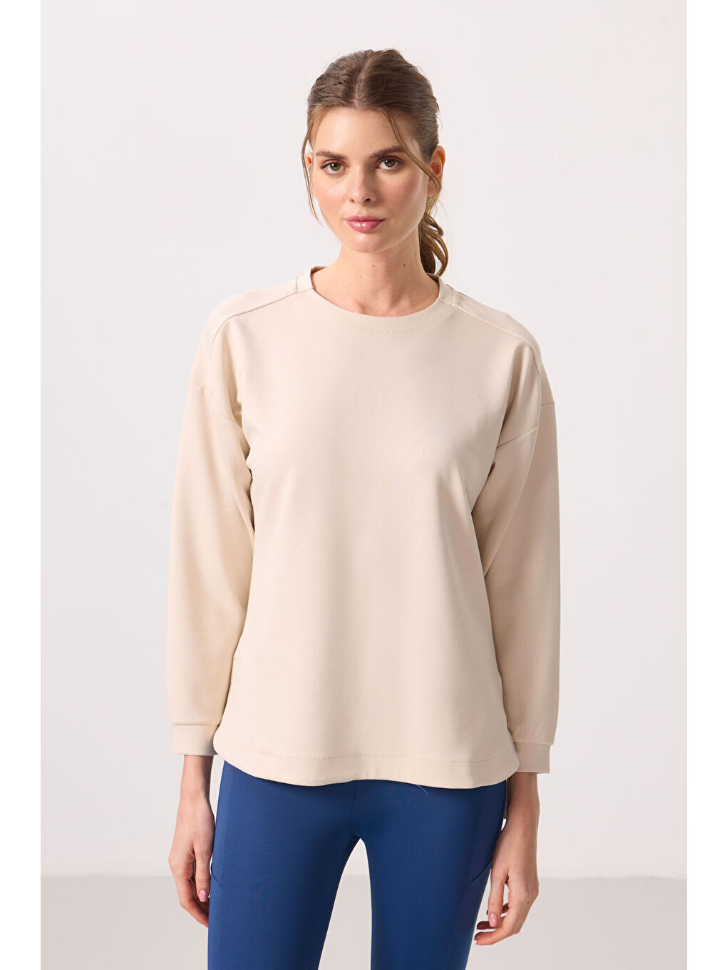 Bej Yumuşak Dokulu O Yaka Rahat Form Kadın Tunik Sweatshirt - 97305-1