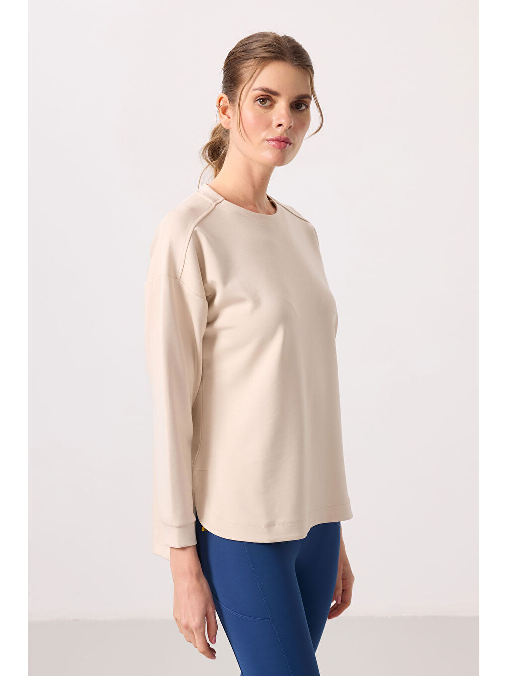 Bej Yumuşak Dokulu O Yaka Rahat Form Kadın Tunik Sweatshirt - 97305-7