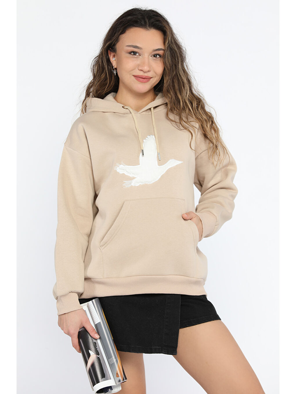 GÜLSELİ Bej Kadın Kuş Nakışlı Kapüşonlu Şardonlu Sweatshirt