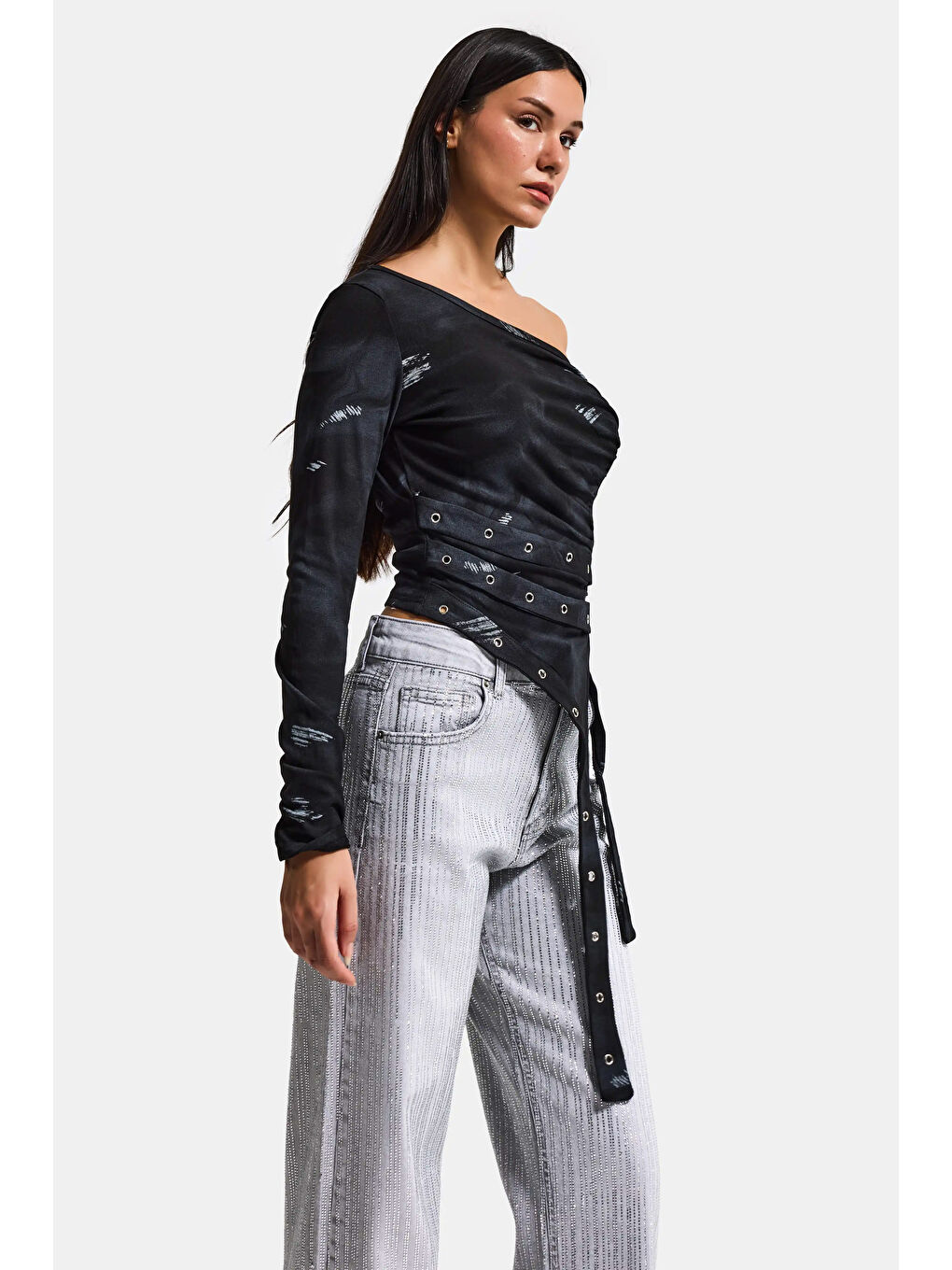 Kadın Siyah w5 Omzu Açık Parça Detaylı Özel Tasarım Bluz-4