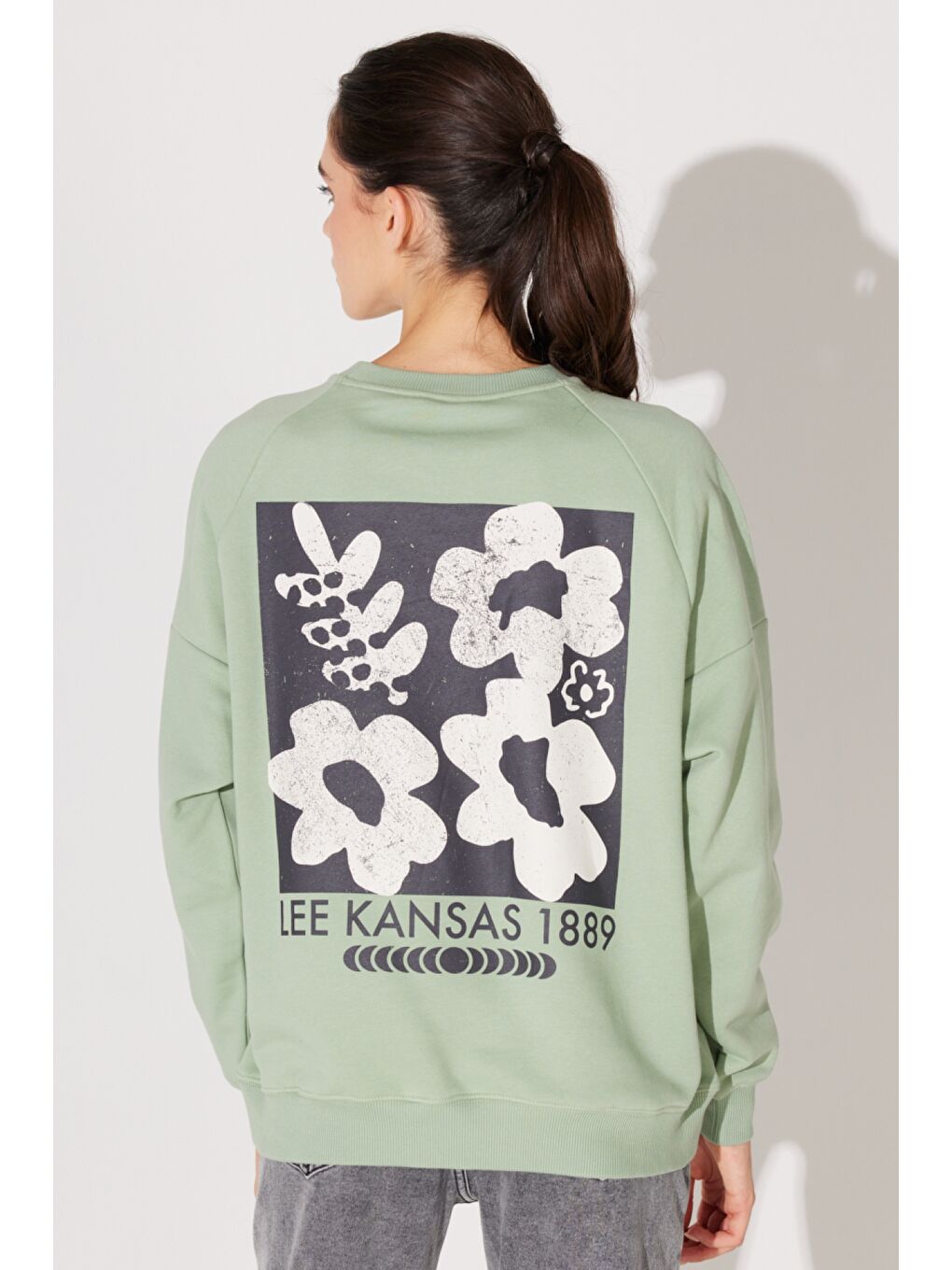 Oversize Fit Geniş Kesim Bisiklet Yaka Şardonlu Açık Yeşil Sweatshirt-3