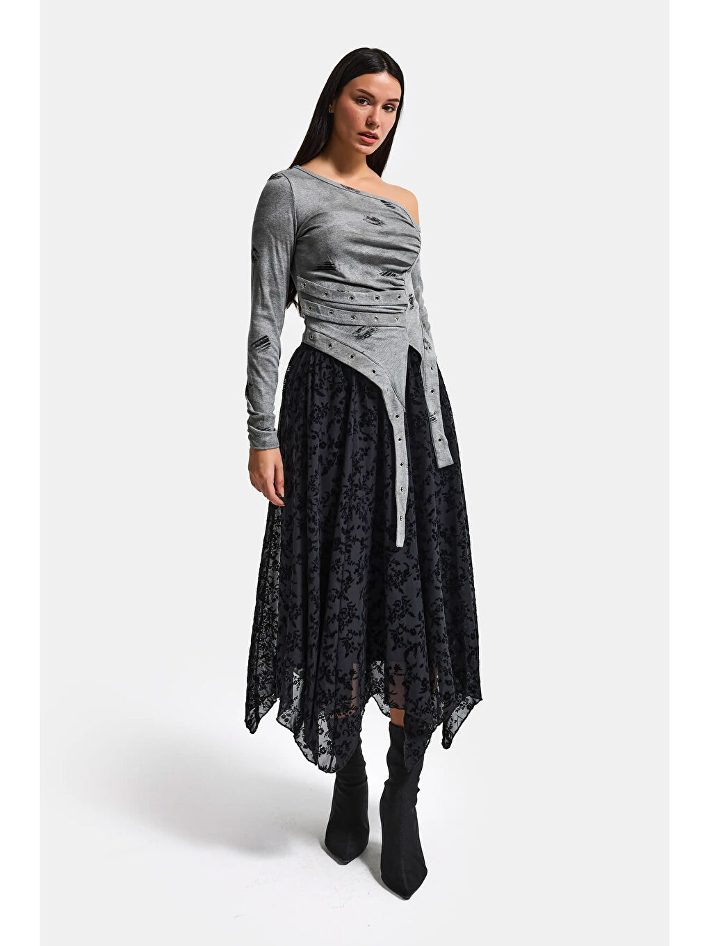 Kadın Gri w5 Omzu Açık Parça Detaylı Özel Tasarım Bluz-2