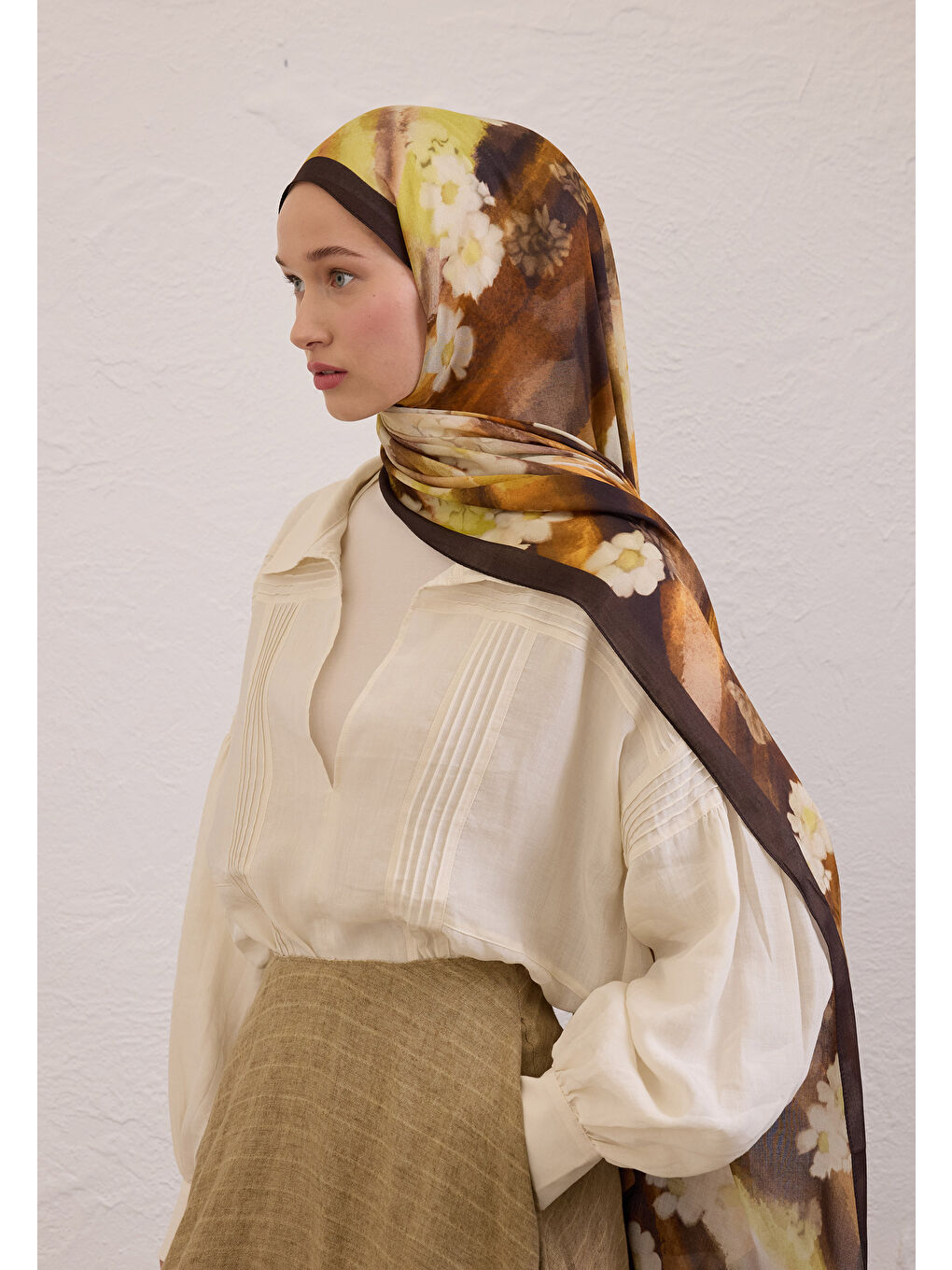 Kahverengi Soft Daısy Desen Rami Şal Acı Kahve