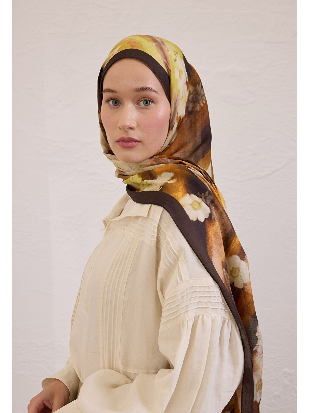 Kahverengi Soft Daısy Desen Rami Şal Acı Kahve-1