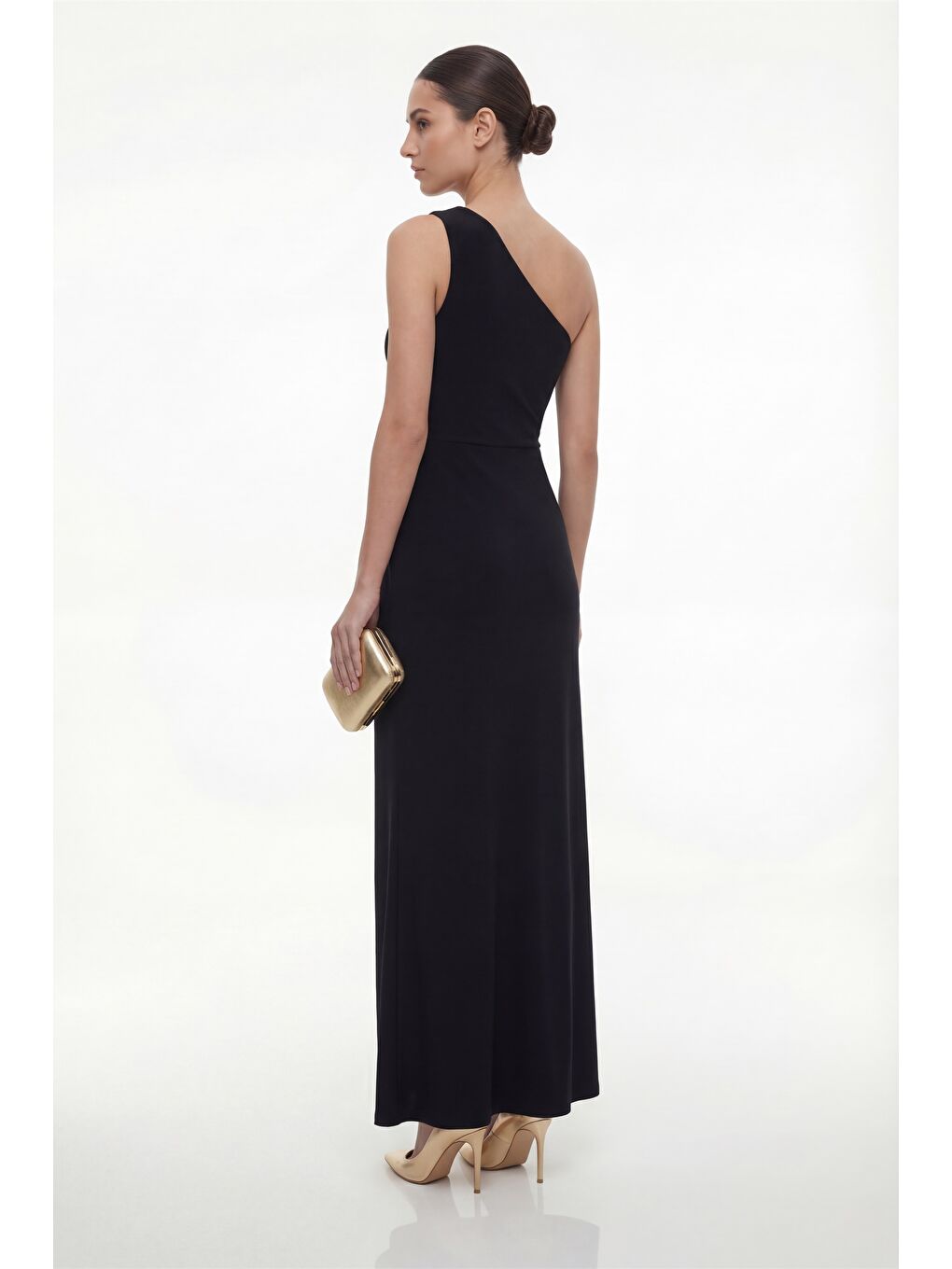 Kadın Siyah Tek Omuz Aksesuar Detay Maxi Elbise-3