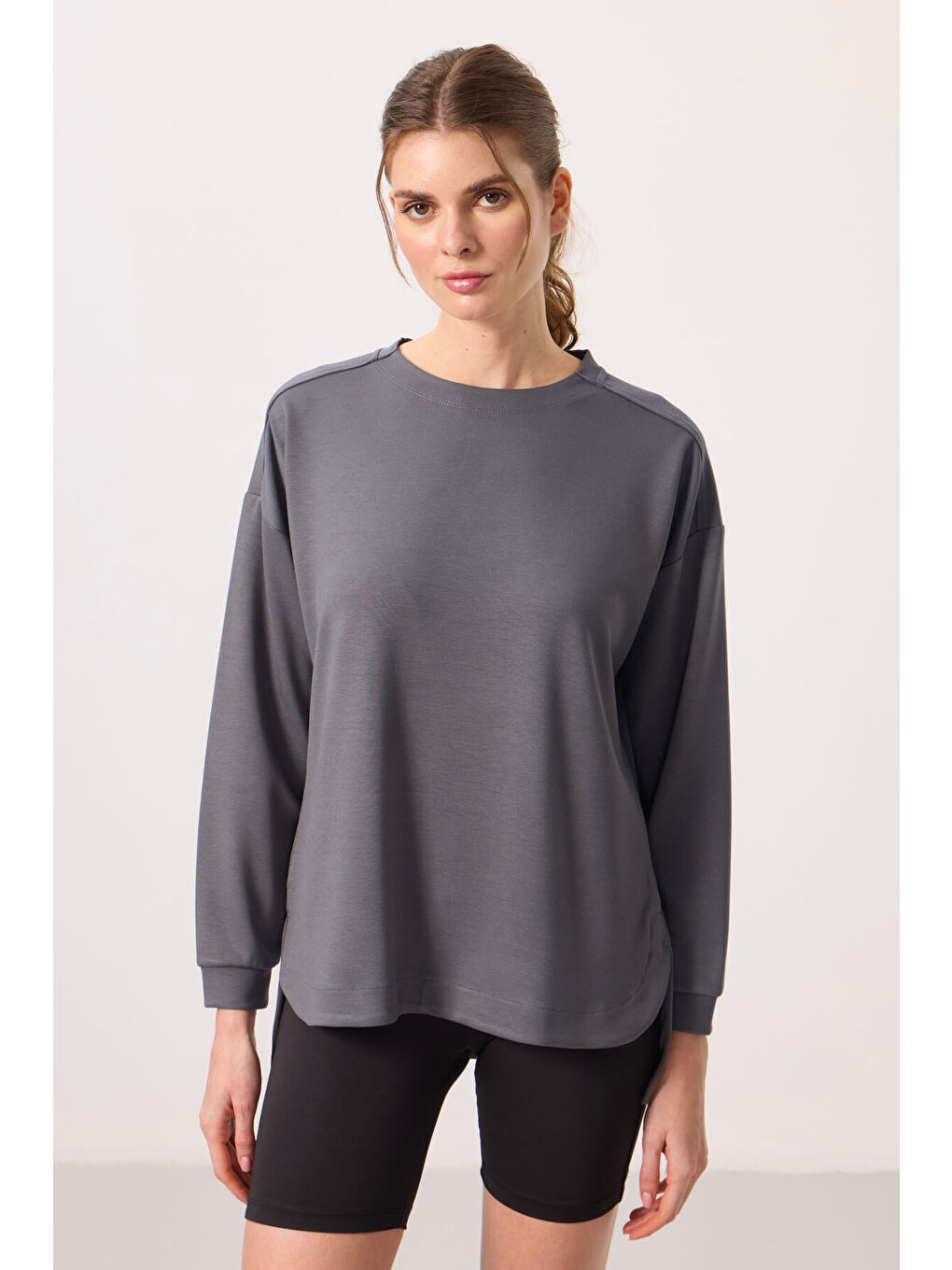 Koyu Gri Yumuşak Dokulu O Yaka Rahat Form Kadın Tunik Sweatshirt - 97305-1
