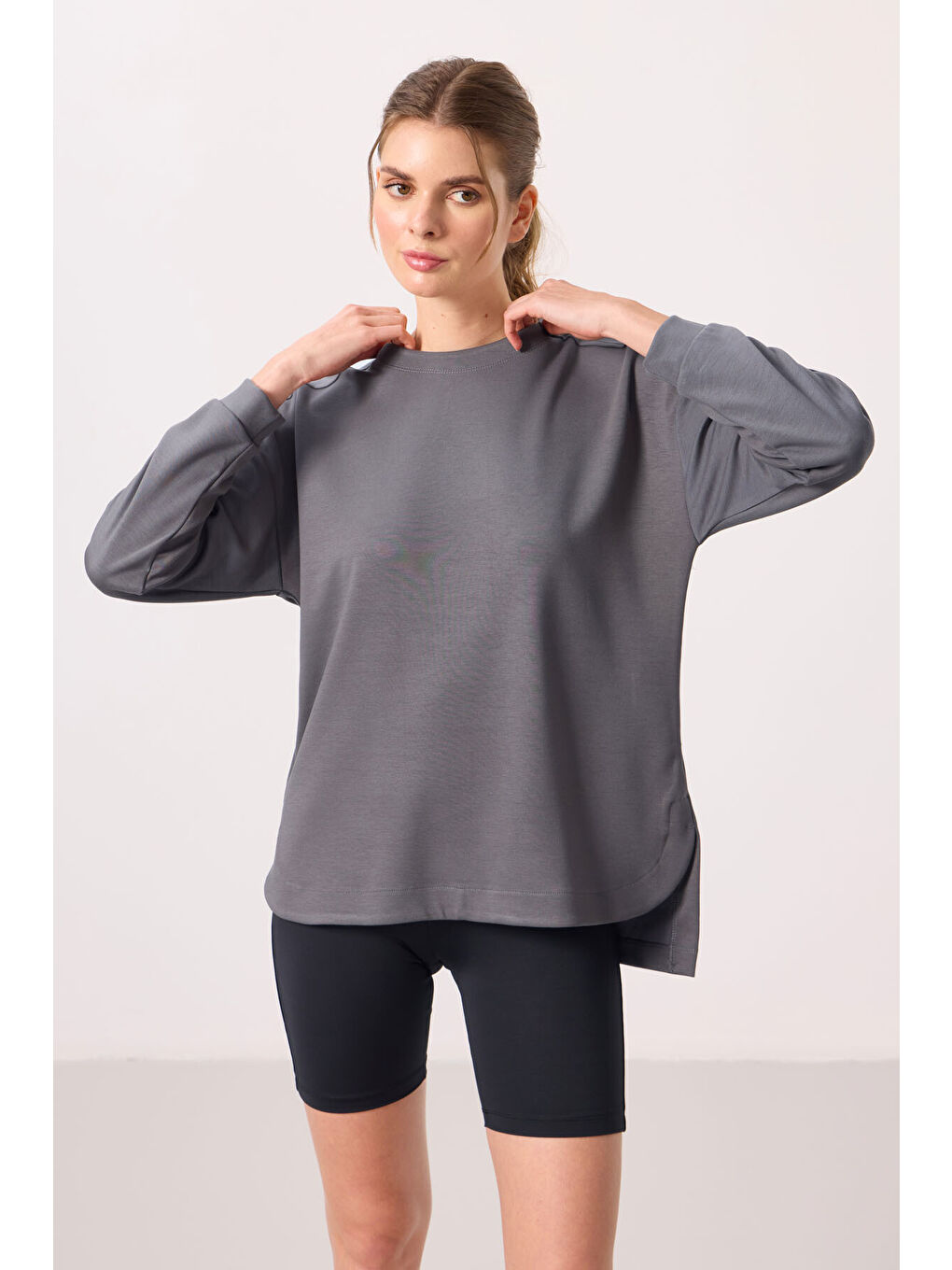 Koyu Gri Yumuşak Dokulu O Yaka Rahat Form Kadın Tunik Sweatshirt - 97305-3