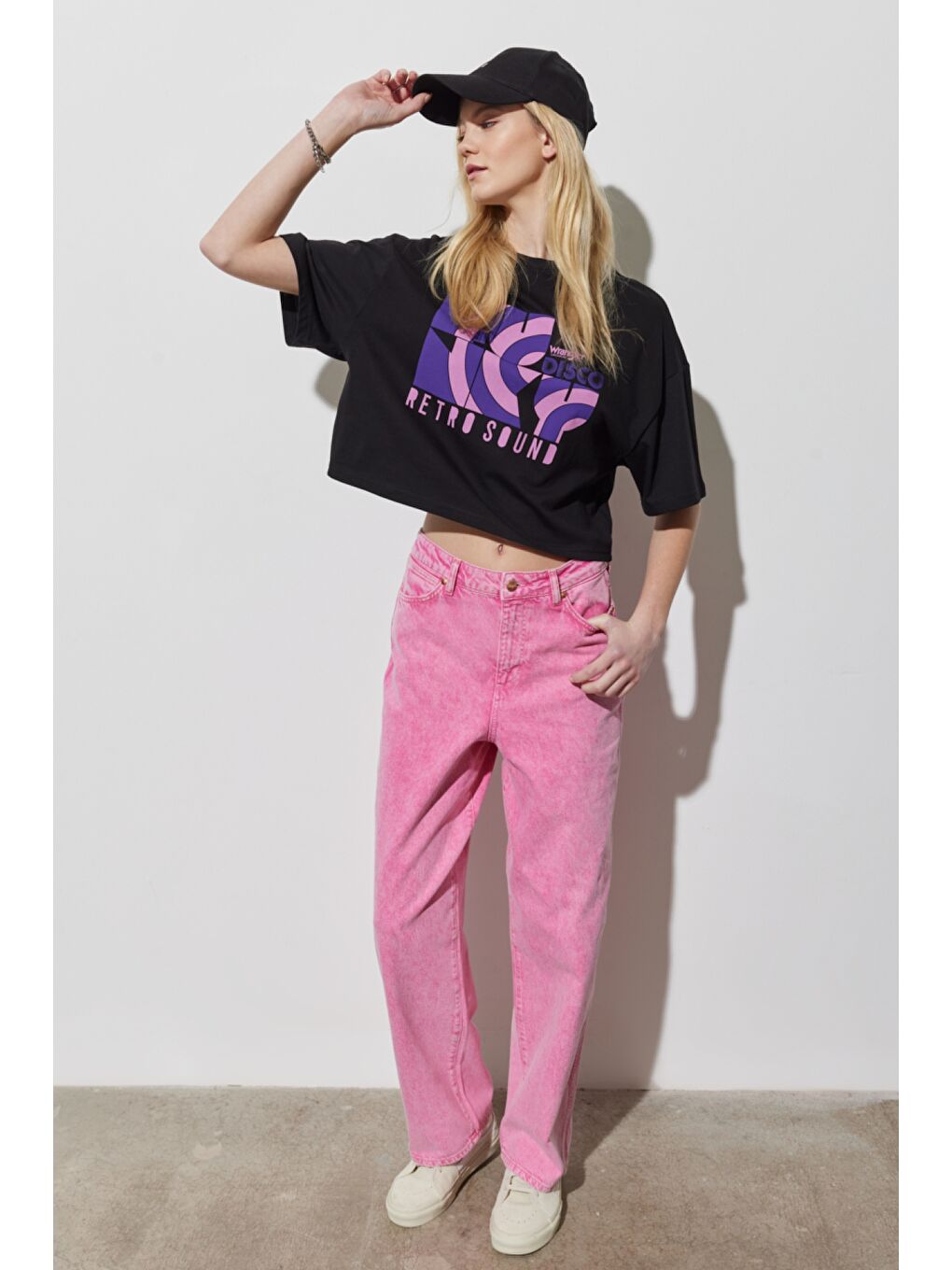 Regular Fit Normal Kesim %100 Pamuk Bisiklet Yaka Crop Siyah Tişört-3