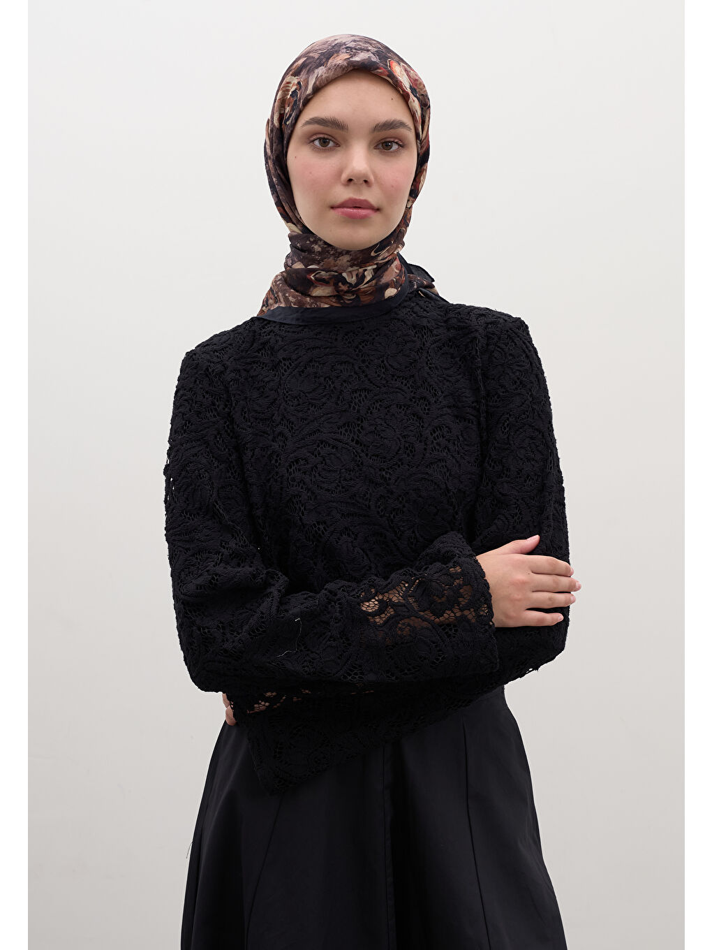Madeleıne Desen Pamuklu Viskon Eşarp Siyah-1