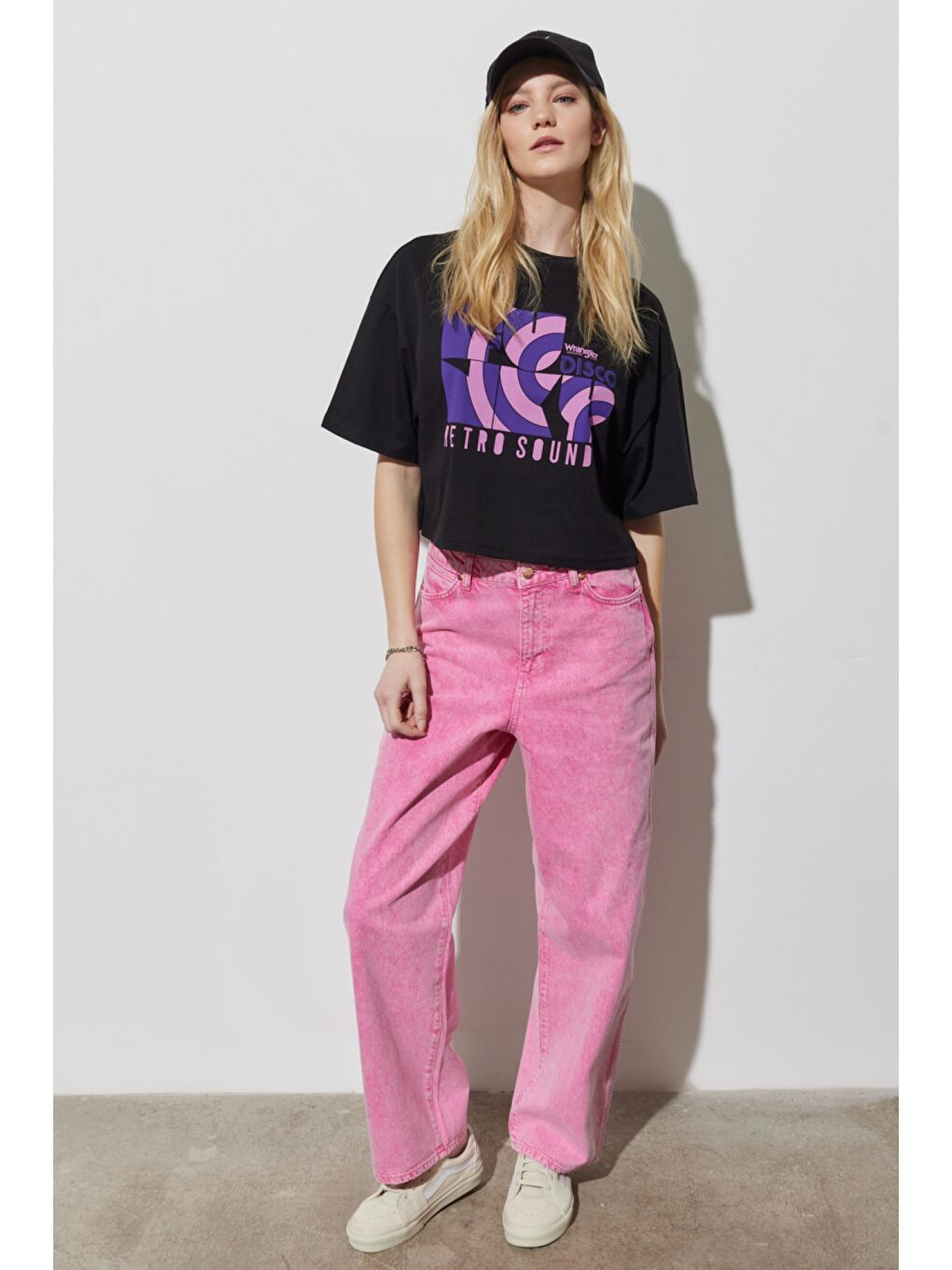 Regular Fit Normal Kesim %100 Pamuk Bisiklet Yaka Crop Siyah Tişört-4