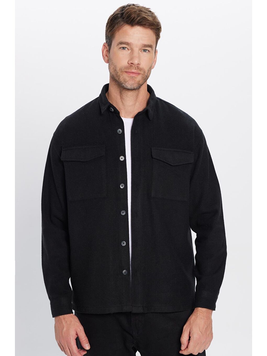 Erkek Relax Fit Rahat Kesim Çift Cepli Düz Kışlık Oduncu Siyah Gömlek-1