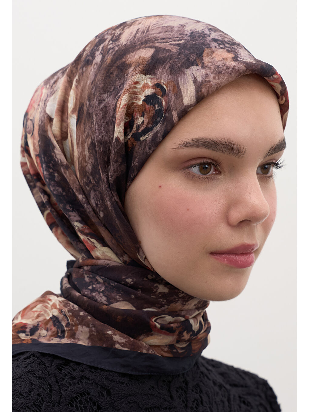 Madeleıne Desen Pamuklu Viskon Eşarp Siyah-3