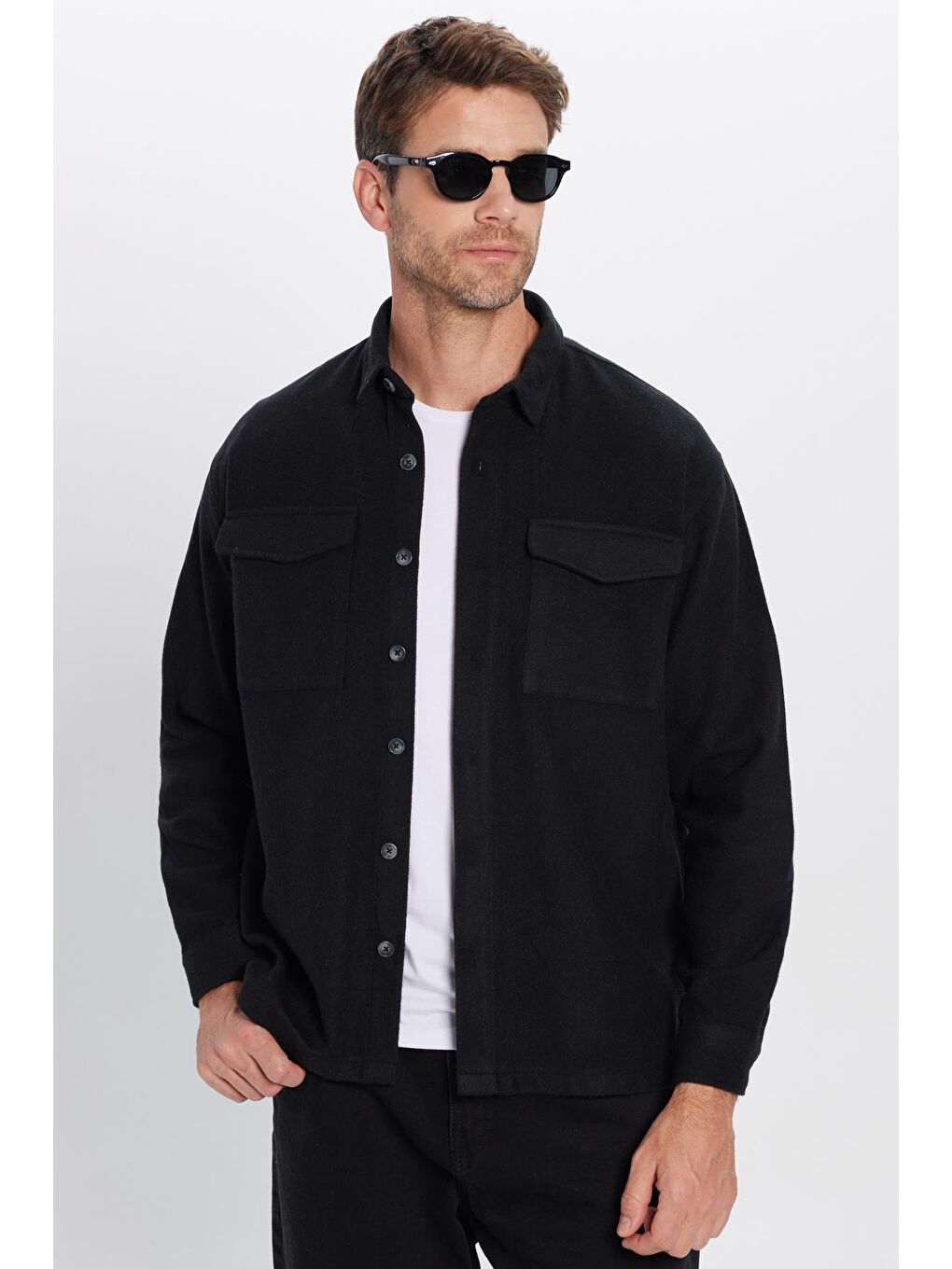Erkek Relax Fit Rahat Kesim Çift Cepli Düz Kışlık Oduncu Siyah Gömlek-3