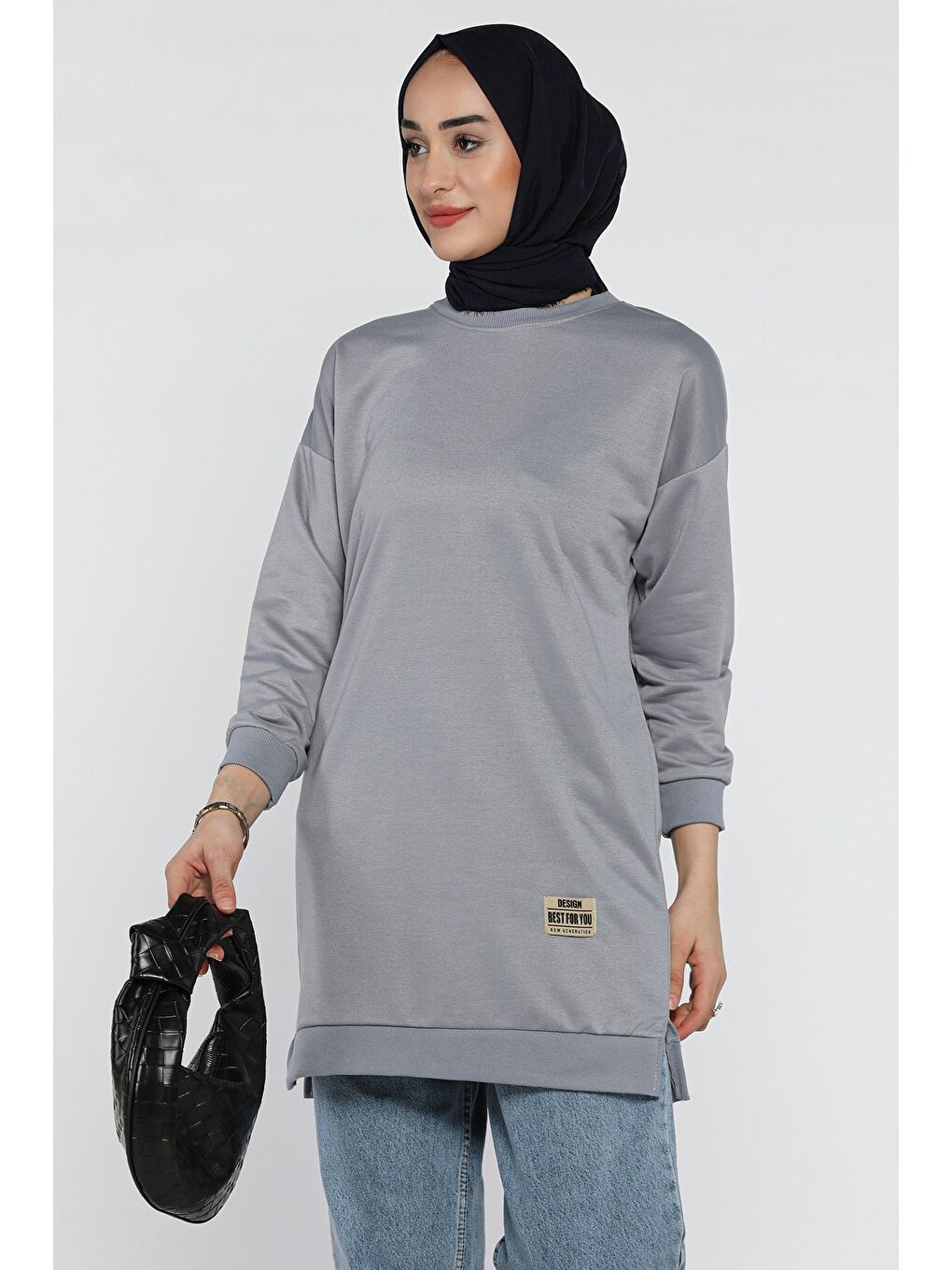Gri Kadın Bisiklet Yaka Arma Detaylı Tesettür Tunik