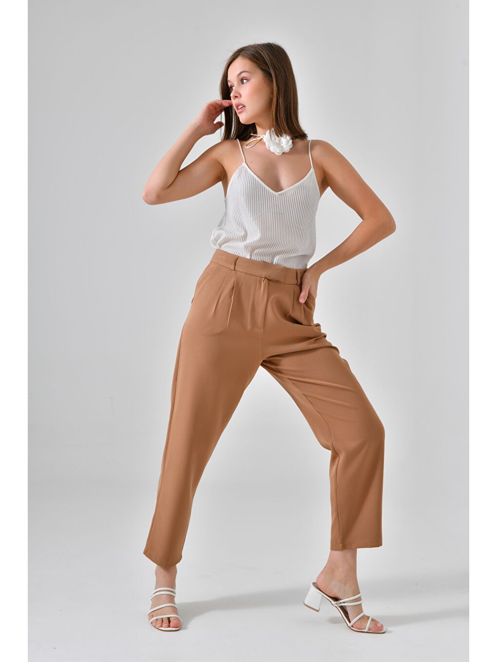 Kahverengi Kamel Çift Pileli Regular Dokuma Pantolon-2