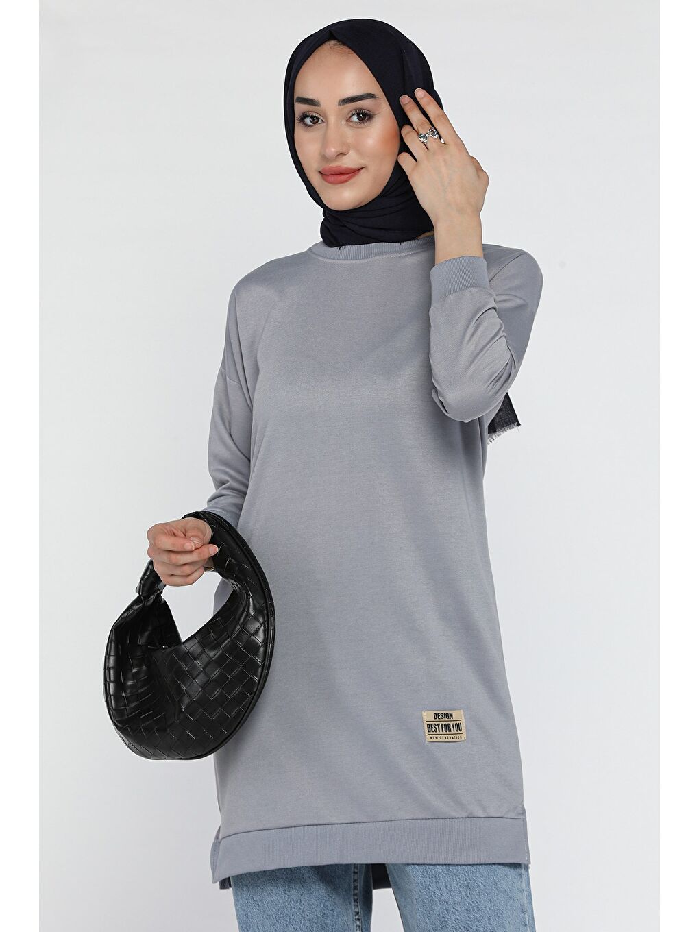 Gri Kadın Bisiklet Yaka Arma Detaylı Tesettür Tunik-2