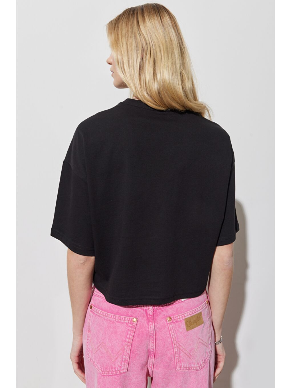 Regular Fit Normal Kesim %100 Pamuk Bisiklet Yaka Crop Siyah Tişört-6