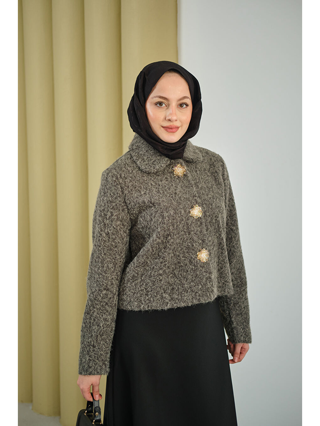 Kadın Çiçek Düğmeli Keçe Kısa Ceket Gri