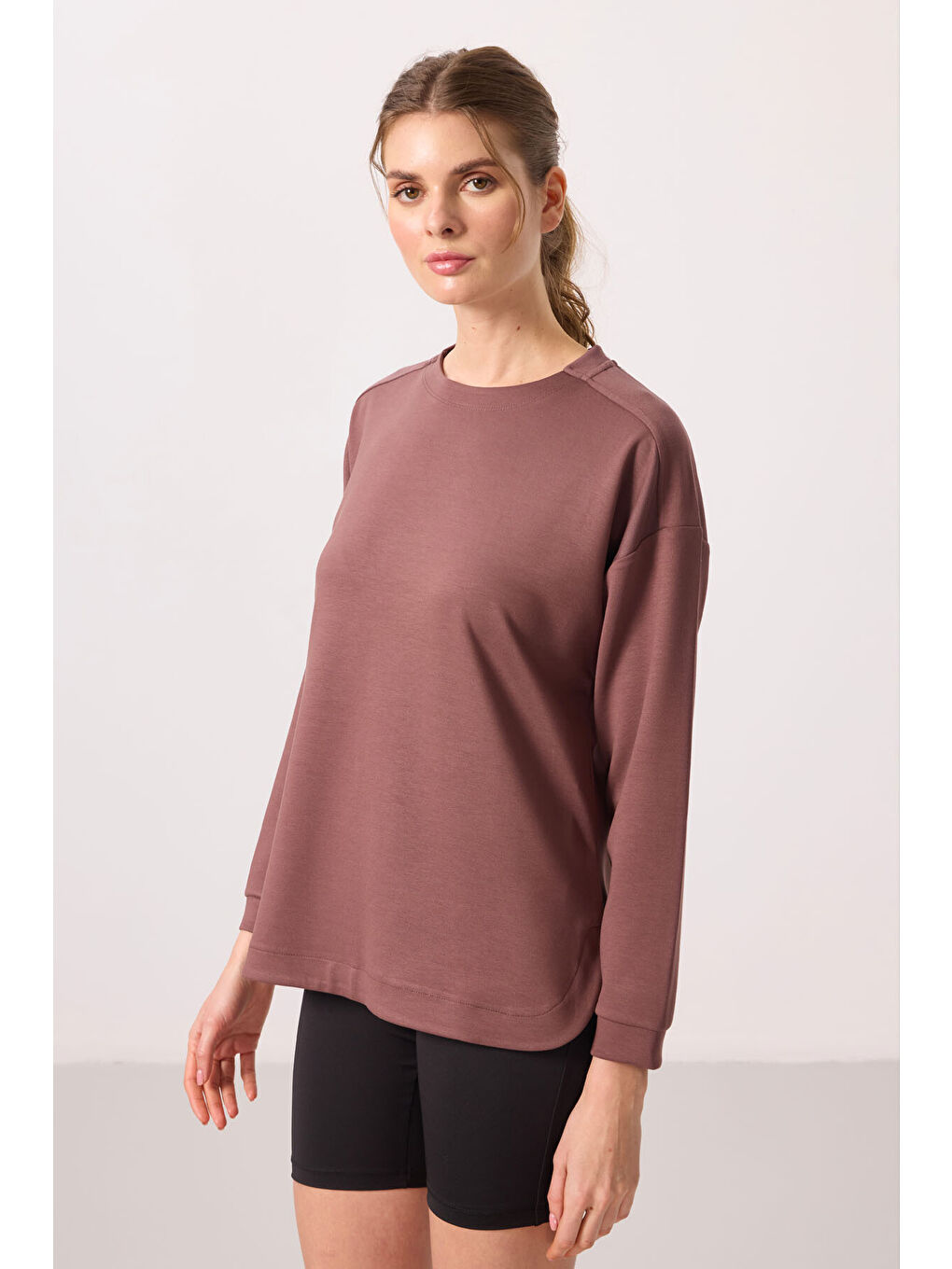 Kahverengi Yumuşak Dokulu O Yaka Rahat Form Kadın Tunik Sweatshirt - 97305