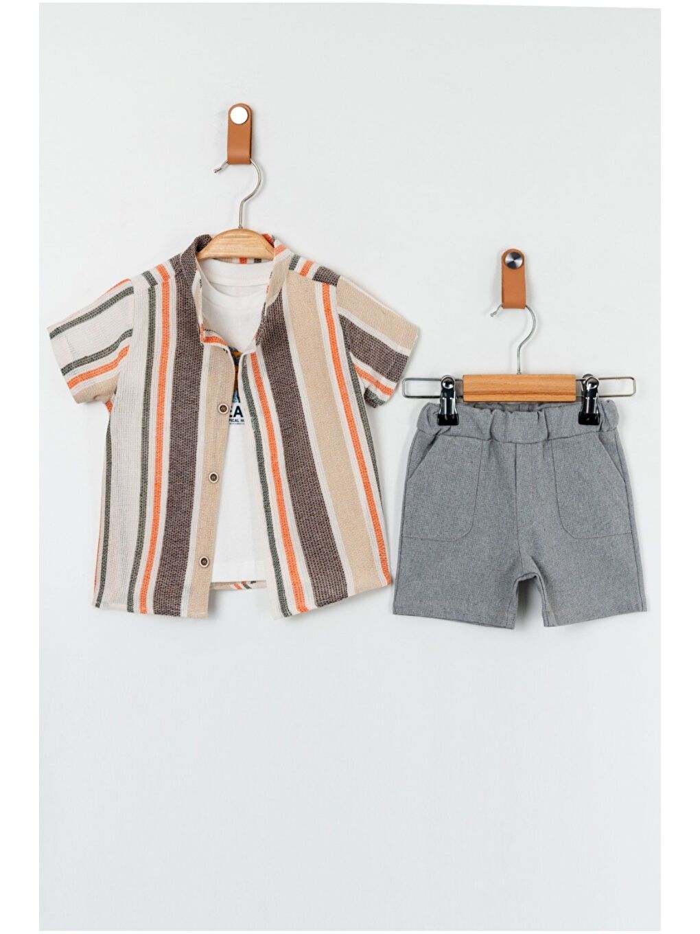 Gri Erkek Çocuk 3’lü Yazlık Takım Çizgili Gömlek Tişört Şort Kombin-1