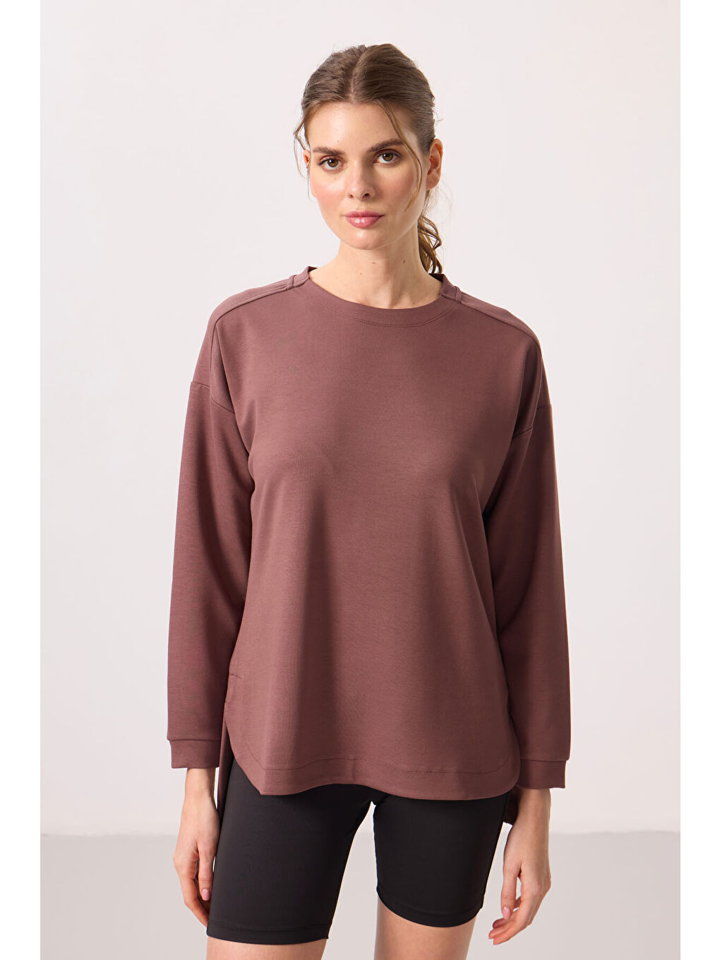 Kahverengi Yumuşak Dokulu O Yaka Rahat Form Kadın Tunik Sweatshirt - 97305-3