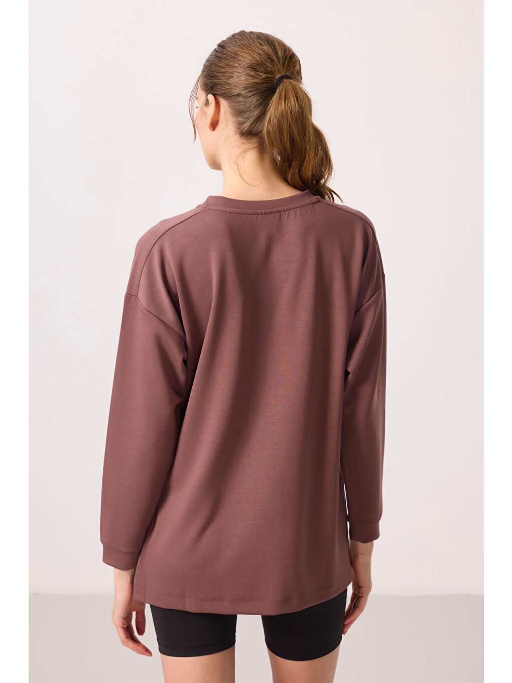 Kahverengi Yumuşak Dokulu O Yaka Rahat Form Kadın Tunik Sweatshirt - 97305-4