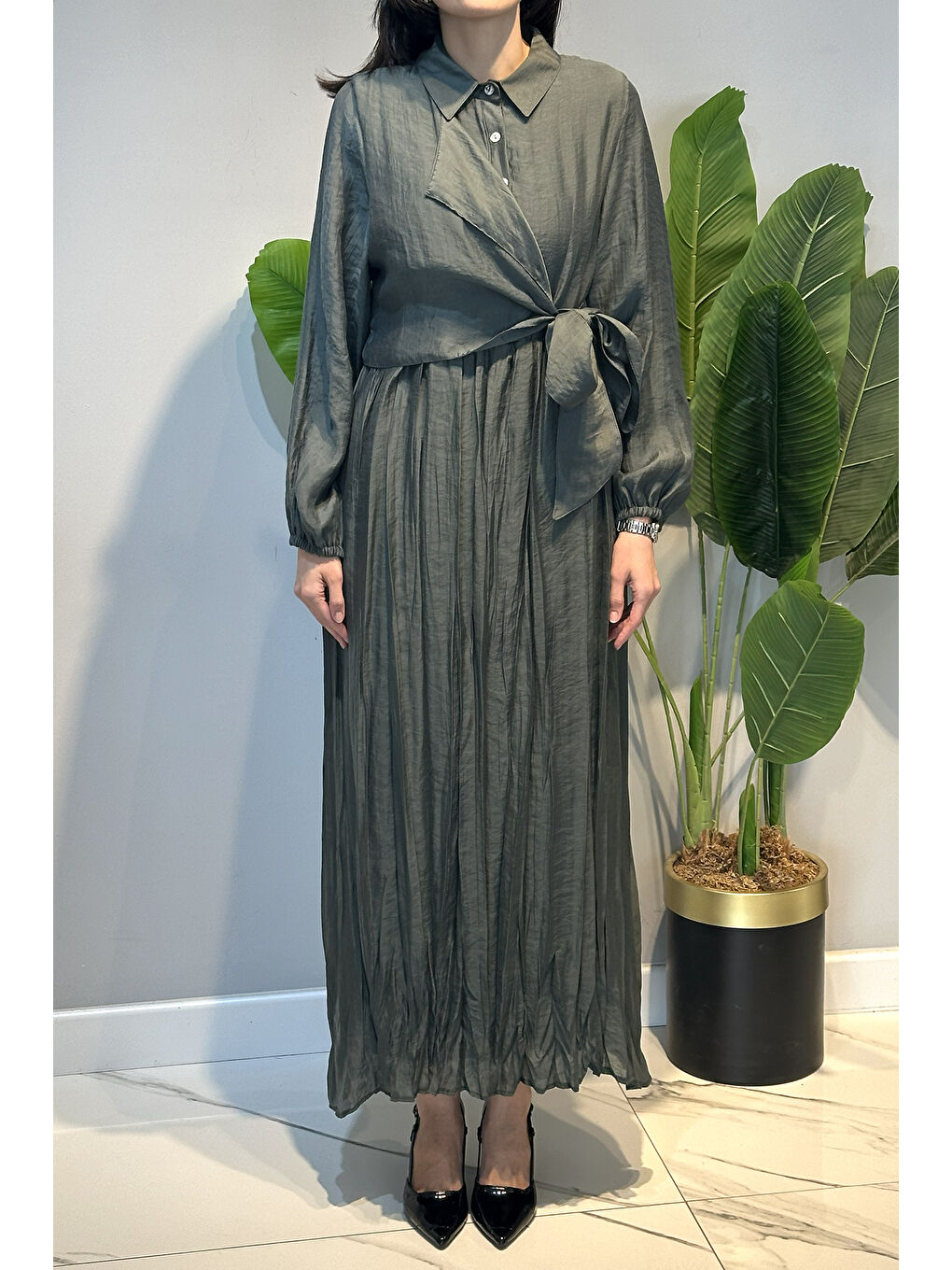 Belden Bağlamalı Kolları Latik Detaylı Nil Elbise 747 Yeşil-1