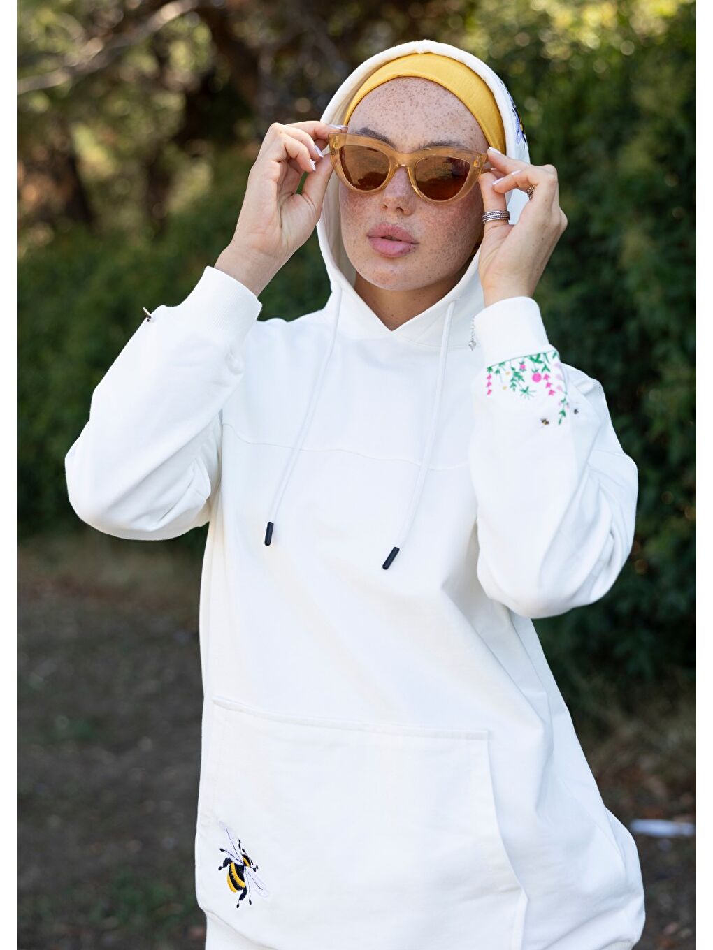 Beyaz Tesettür Eşofman Üstü Arı Maya