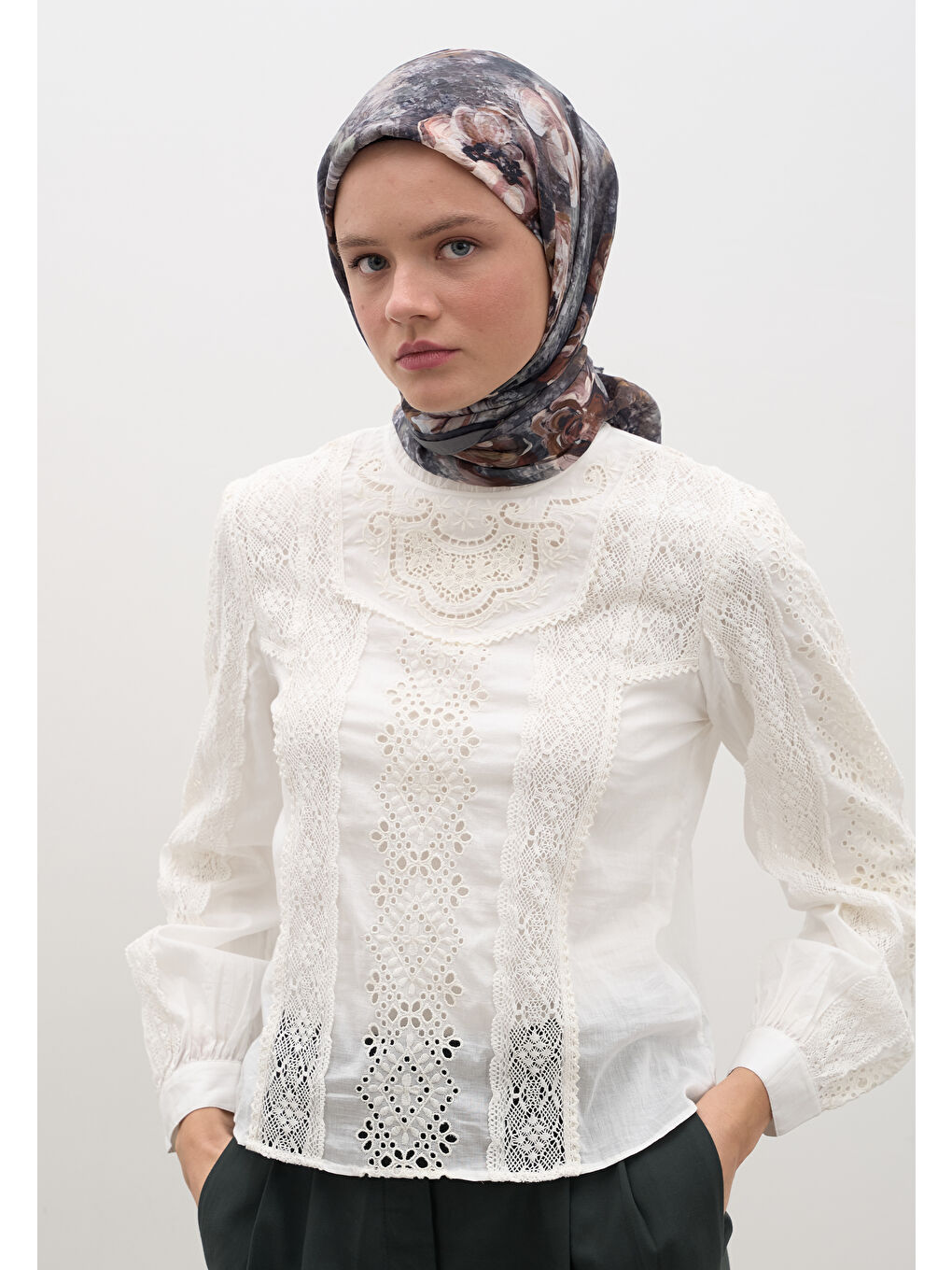 Madeleıne Desen Pamuklu Viskon Eşarp Gri