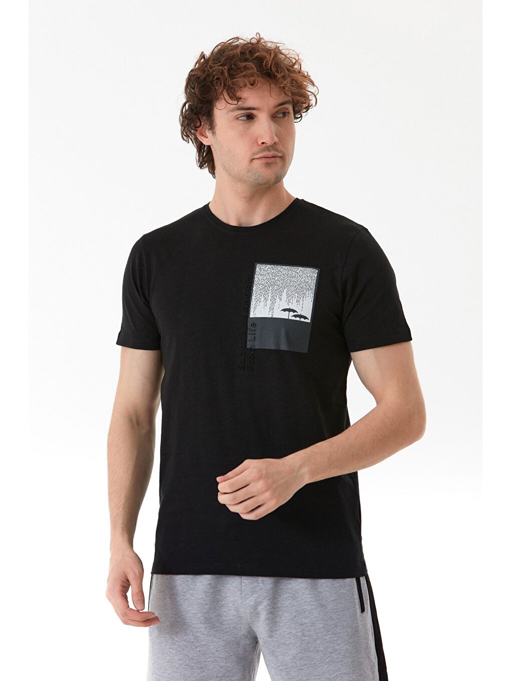 Siyah Grafik Baskılı Bisiklet Yaka Tişört-1