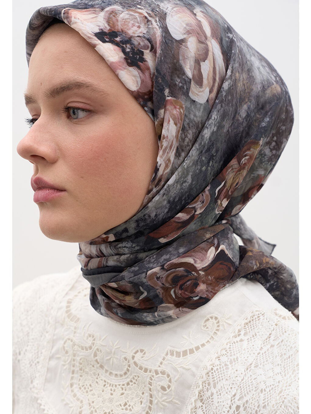 Madeleıne Desen Pamuklu Viskon Eşarp Gri-2