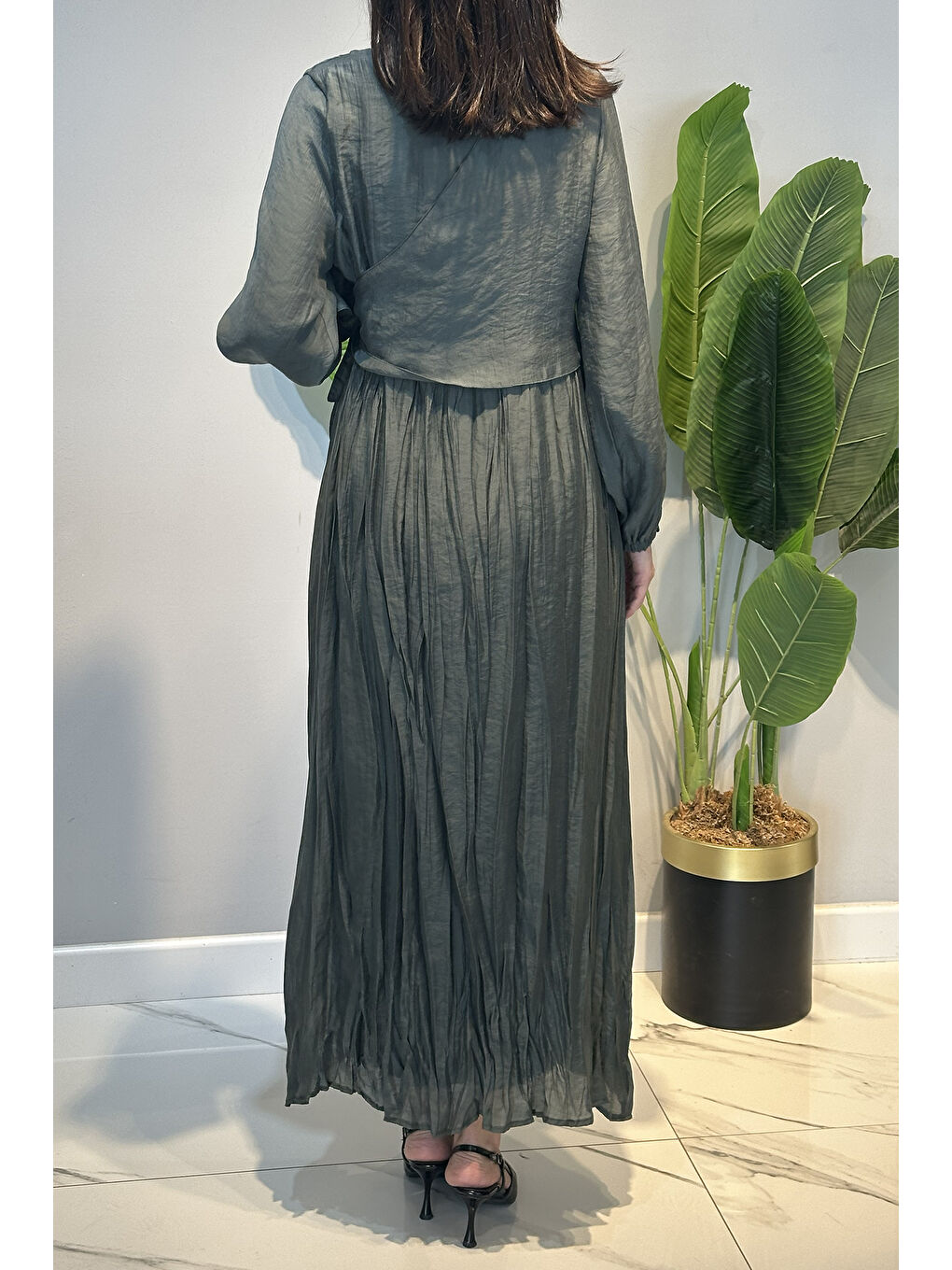 Belden Bağlamalı Kolları Latik Detaylı Nil Elbise 747 Yeşil-4