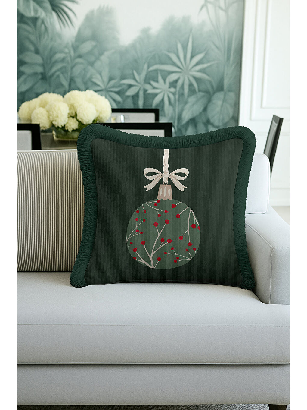 Karışık Yılbaşı Süslemeli Saçaklı Yastık Kılıfı - Çam Tema Modern Koyu Yeşil Kırmızı Püsküllü Kırlent Kılıfı-4