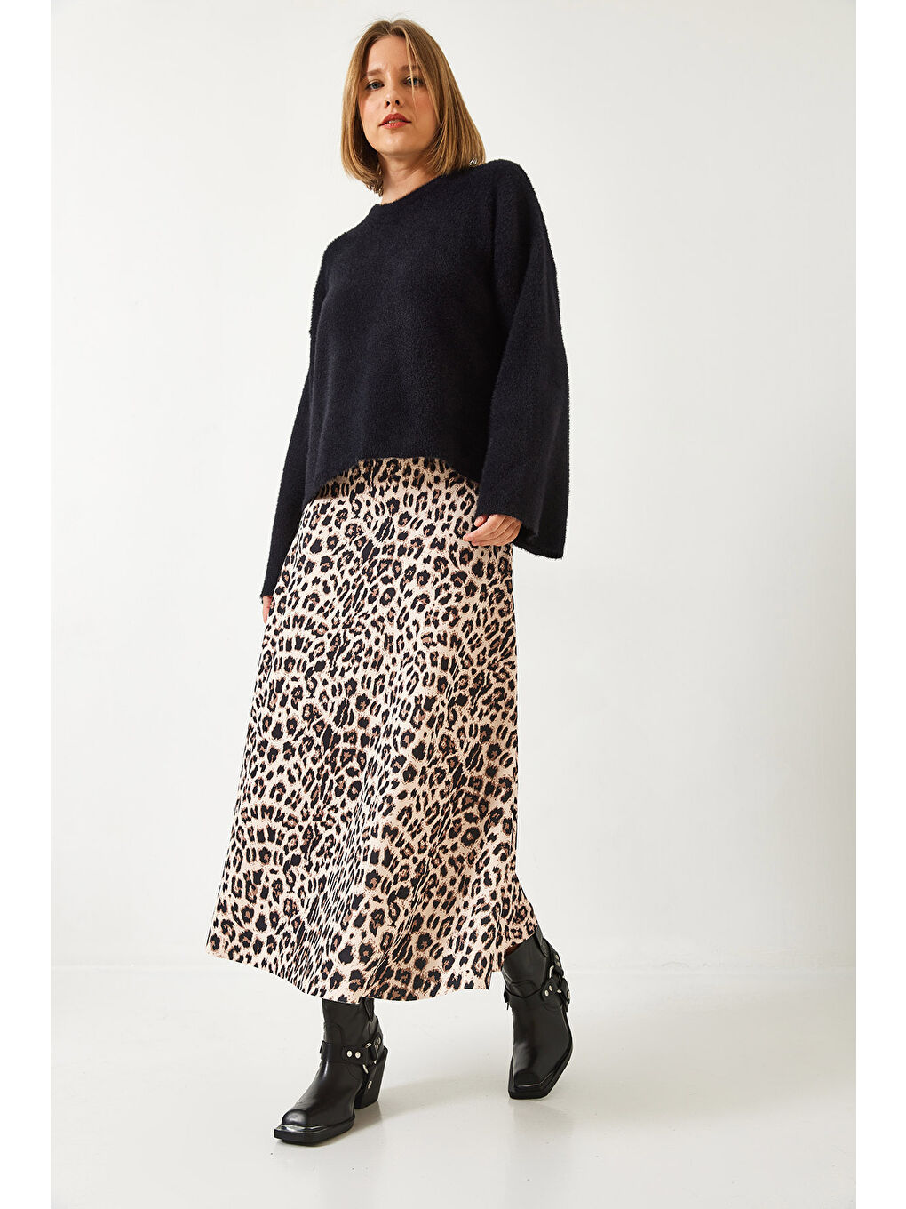 Bej Kadın Leopar Desenli Scuba Kumaş Kloş Etek L-2