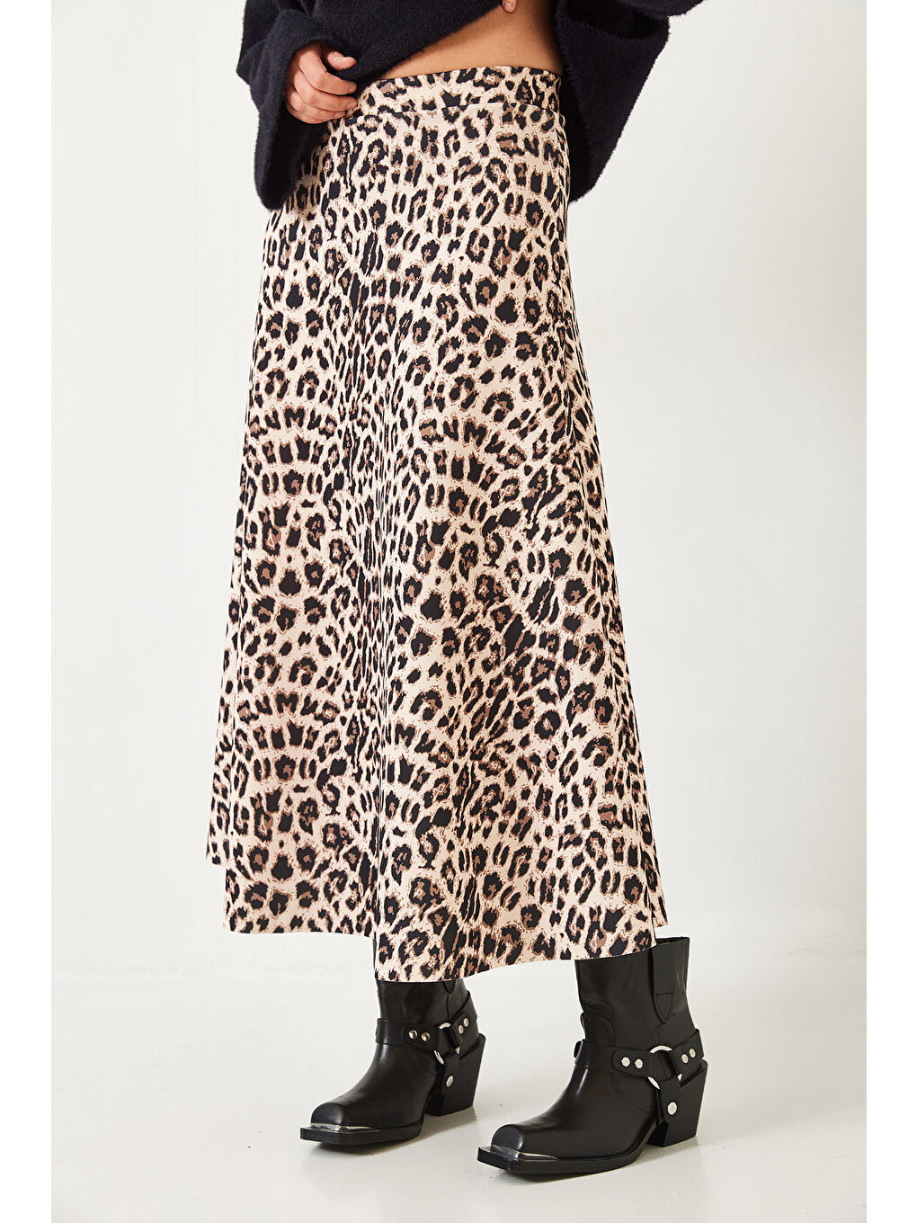 Bej Kadın Leopar Desenli Scuba Kumaş Kloş Etek L-3