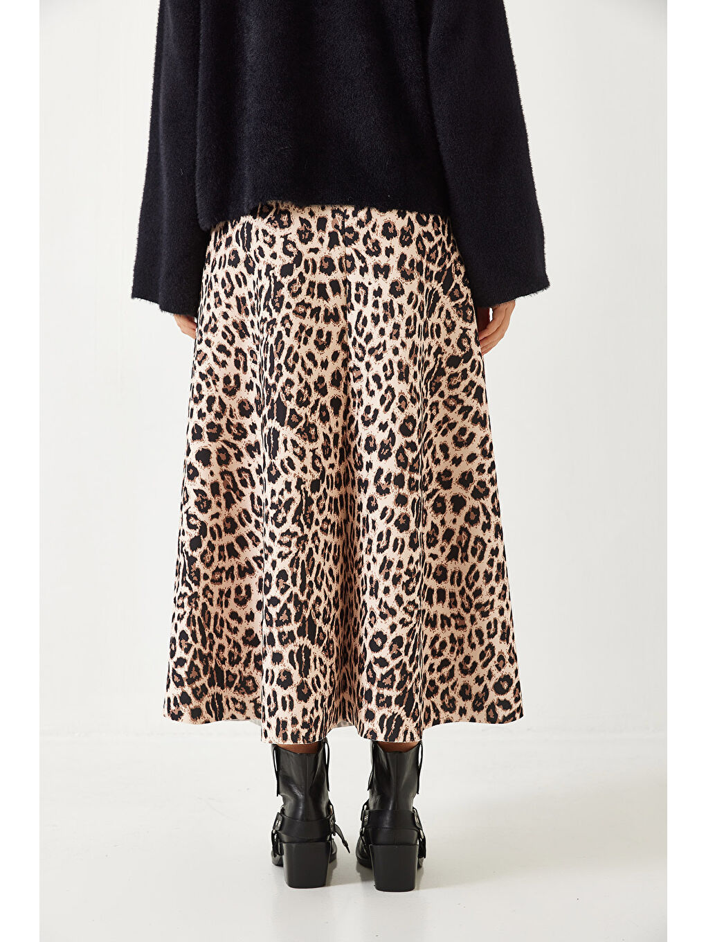 Bej Kadın Leopar Desenli Scuba Kumaş Kloş Etek L-4