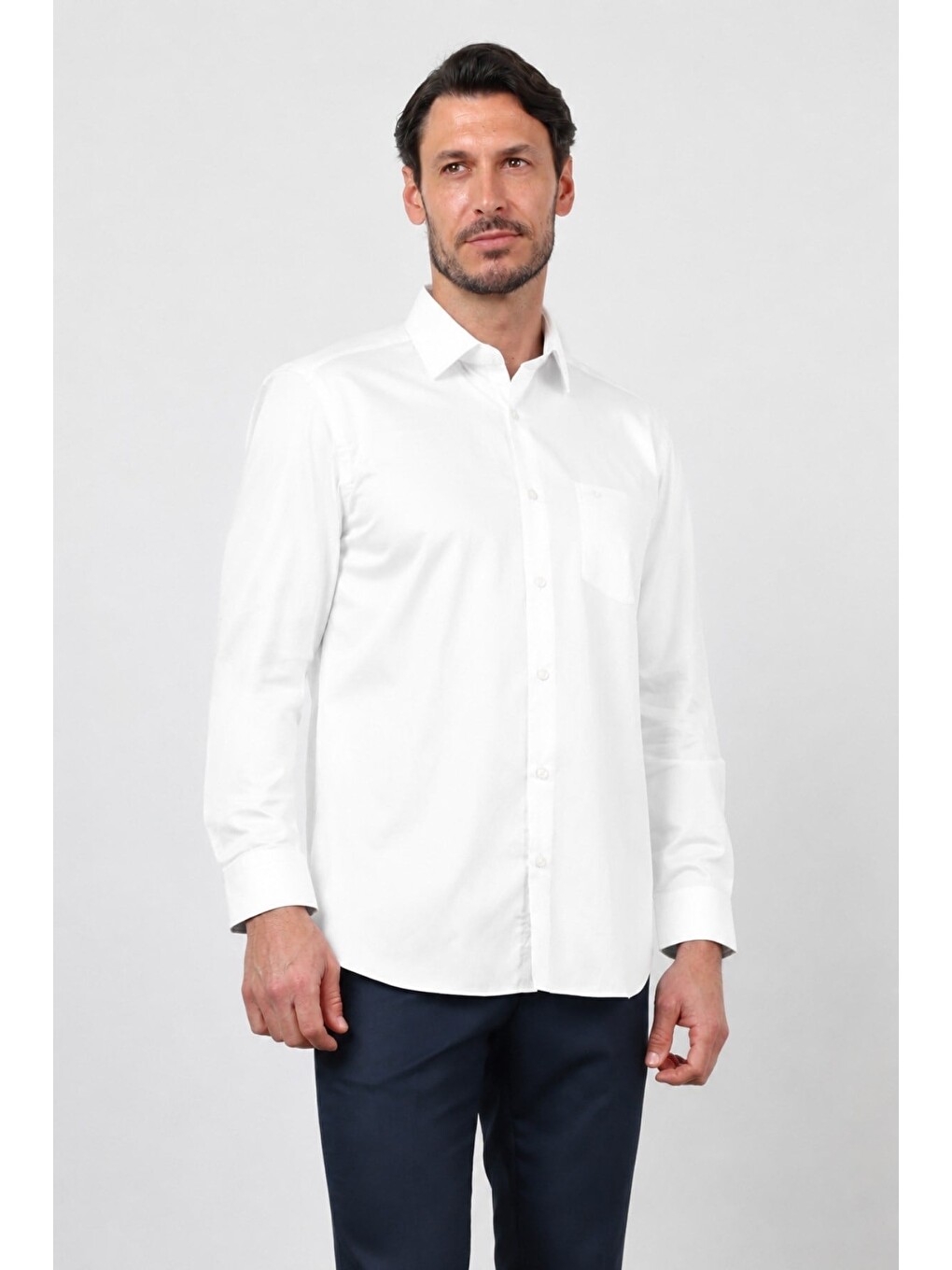 Beyaz Sert Yaka Uzun Kol Cepli Saten Comfort Fit %100 Pamuk Gömlek 1004260423-2