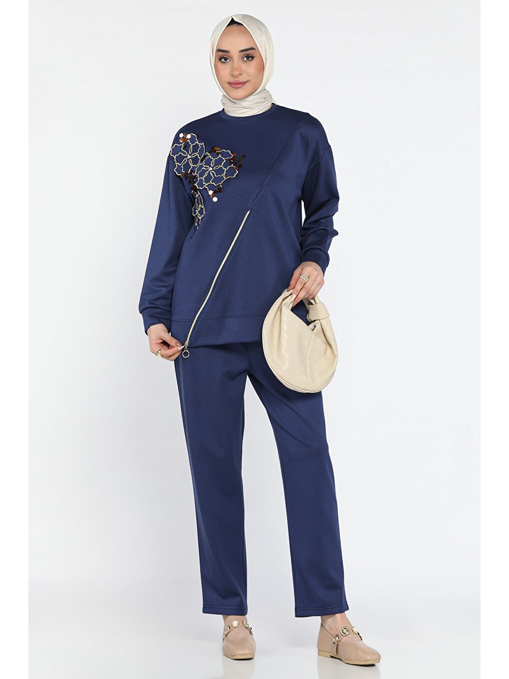 Lacivert Tesettür Aplike Nakışlı Sweat Pantolon İkili Takım-3