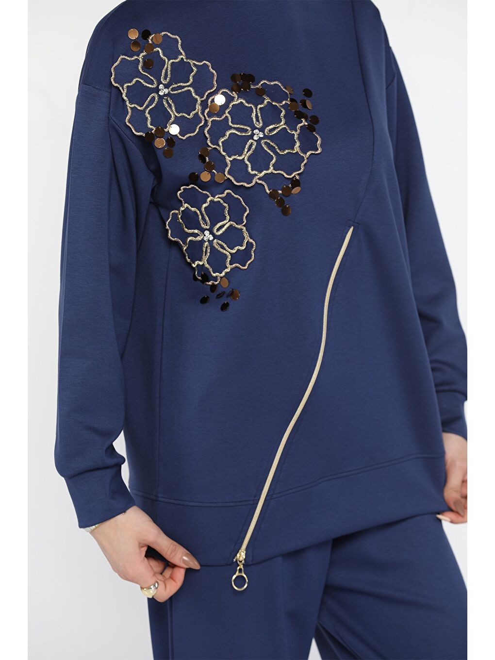 Lacivert Tesettür Aplike Nakışlı Sweat Pantolon İkili Takım-6