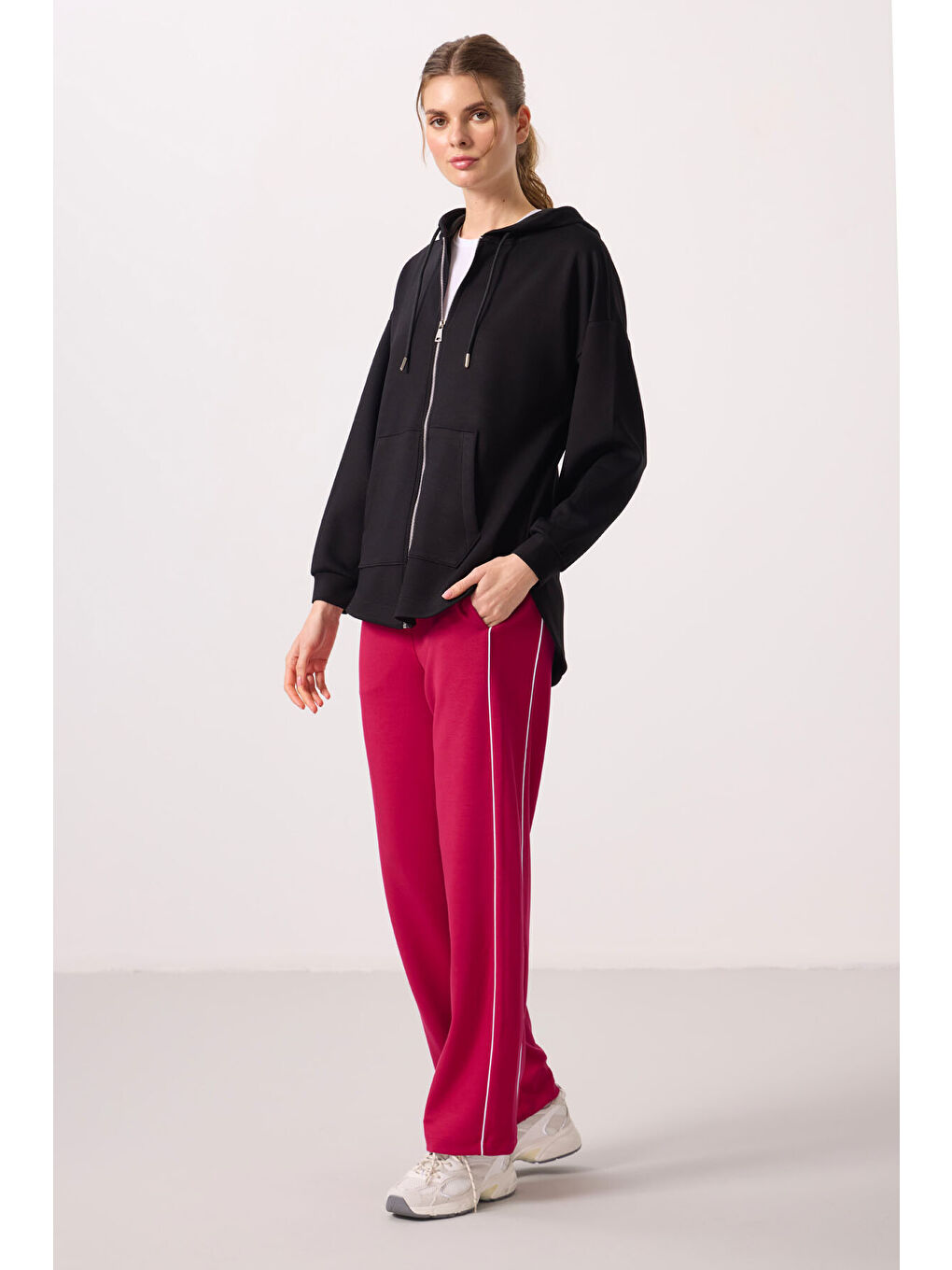 TOMMYLIFE Siyah Yumuşak Dokulu Kapüşonlu Oversize Kadın Tunik Sweatshirt   97302 - 2