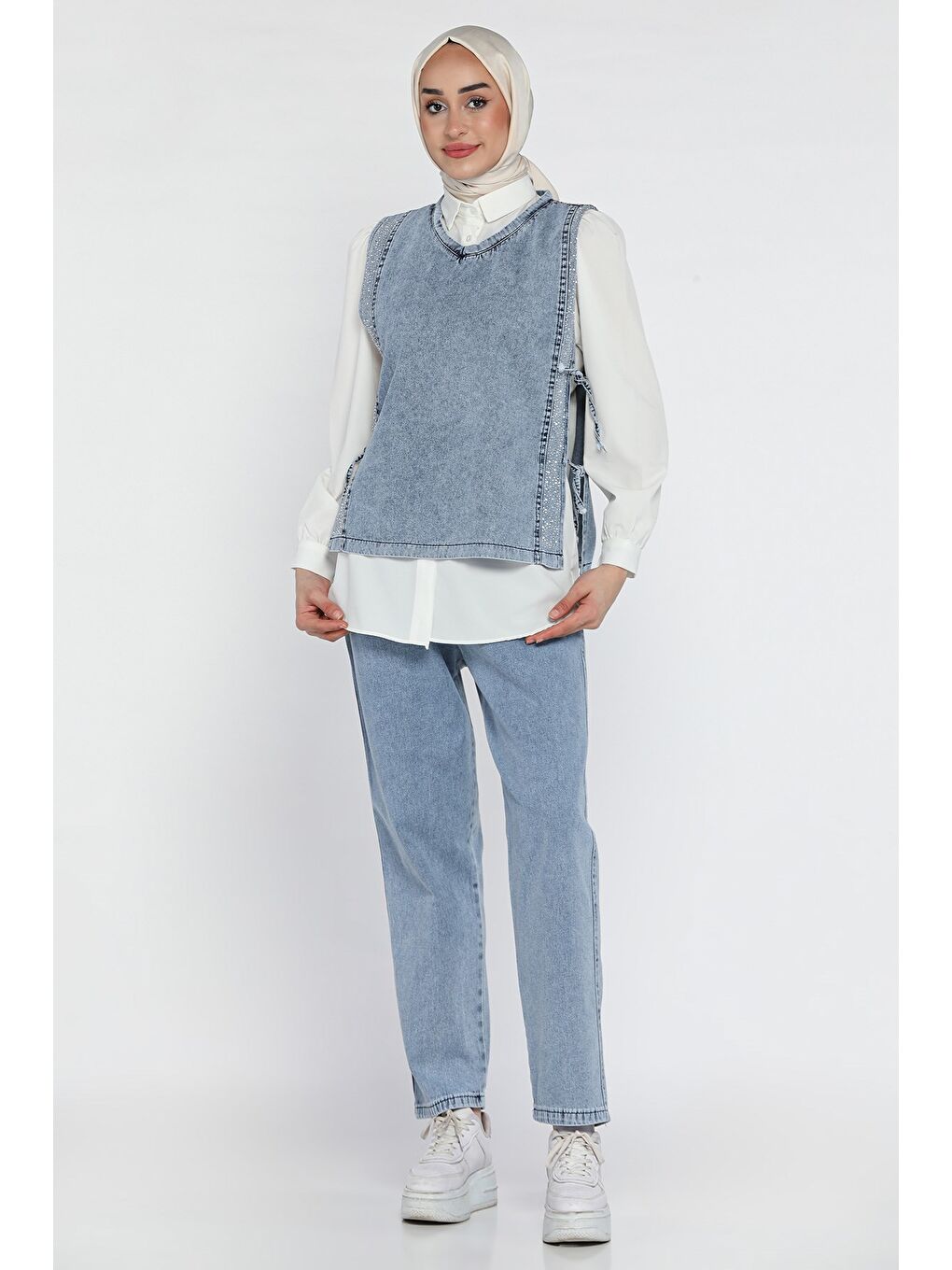 Mavi Yan Bağlamalı Taş Detaylı Jean Yelek Gömlek Pantolon Jean Tesettür Üçlü Takım-1