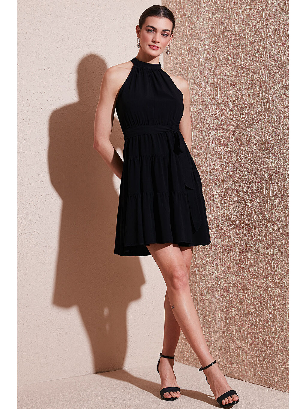 Siyah Pileli Regular Fit Halter Yaka Mini Boy Kemerli Kadın Elbise 6772041