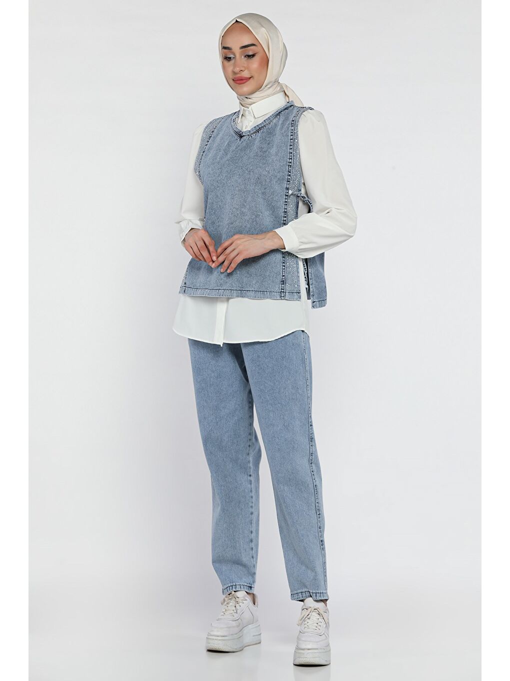 Mavi Yan Bağlamalı Taş Detaylı Jean Yelek Gömlek Pantolon Jean Tesettür Üçlü Takım-2