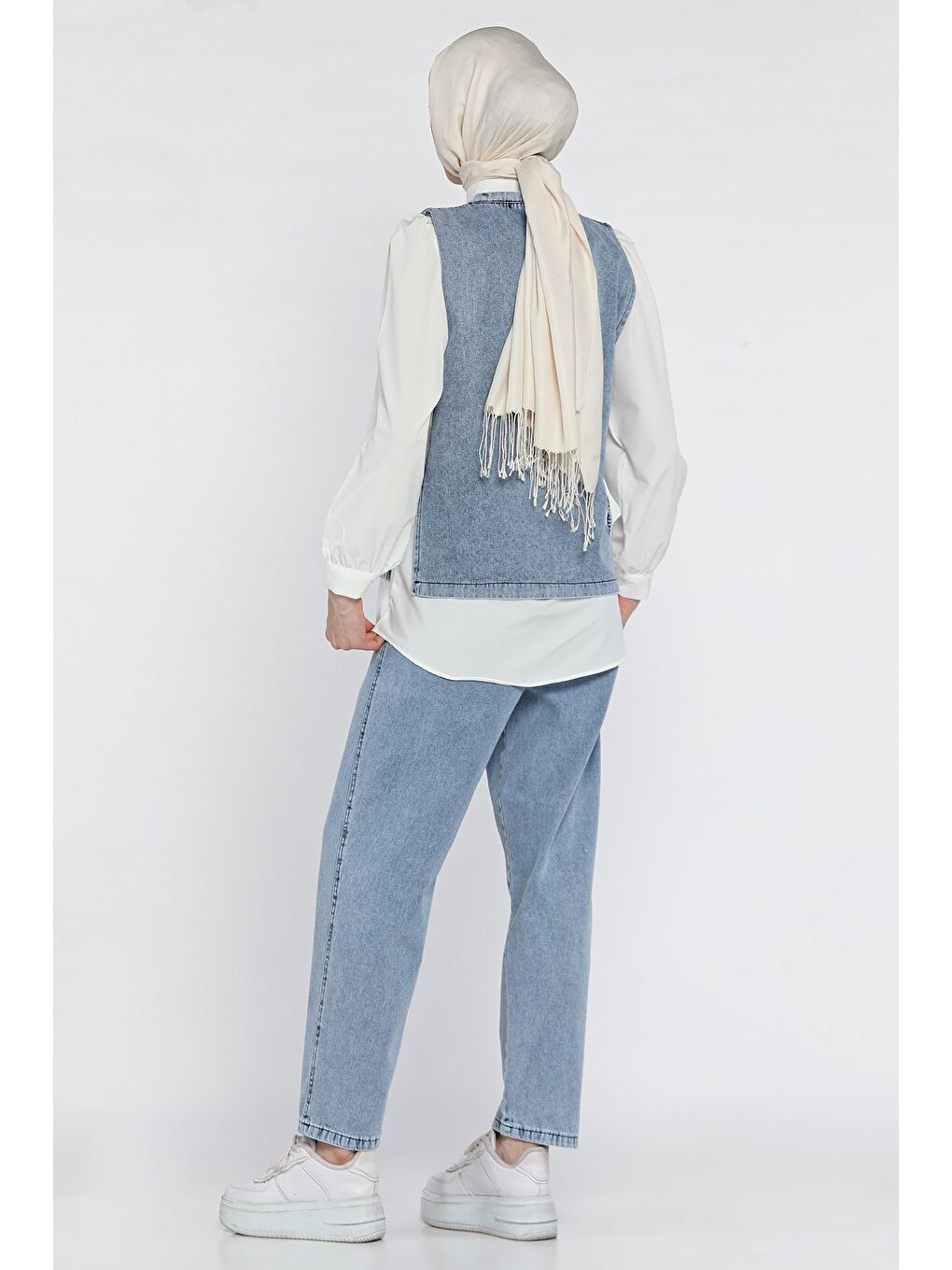 Mavi Yan Bağlamalı Taş Detaylı Jean Yelek Gömlek Pantolon Jean Tesettür Üçlü Takım-4