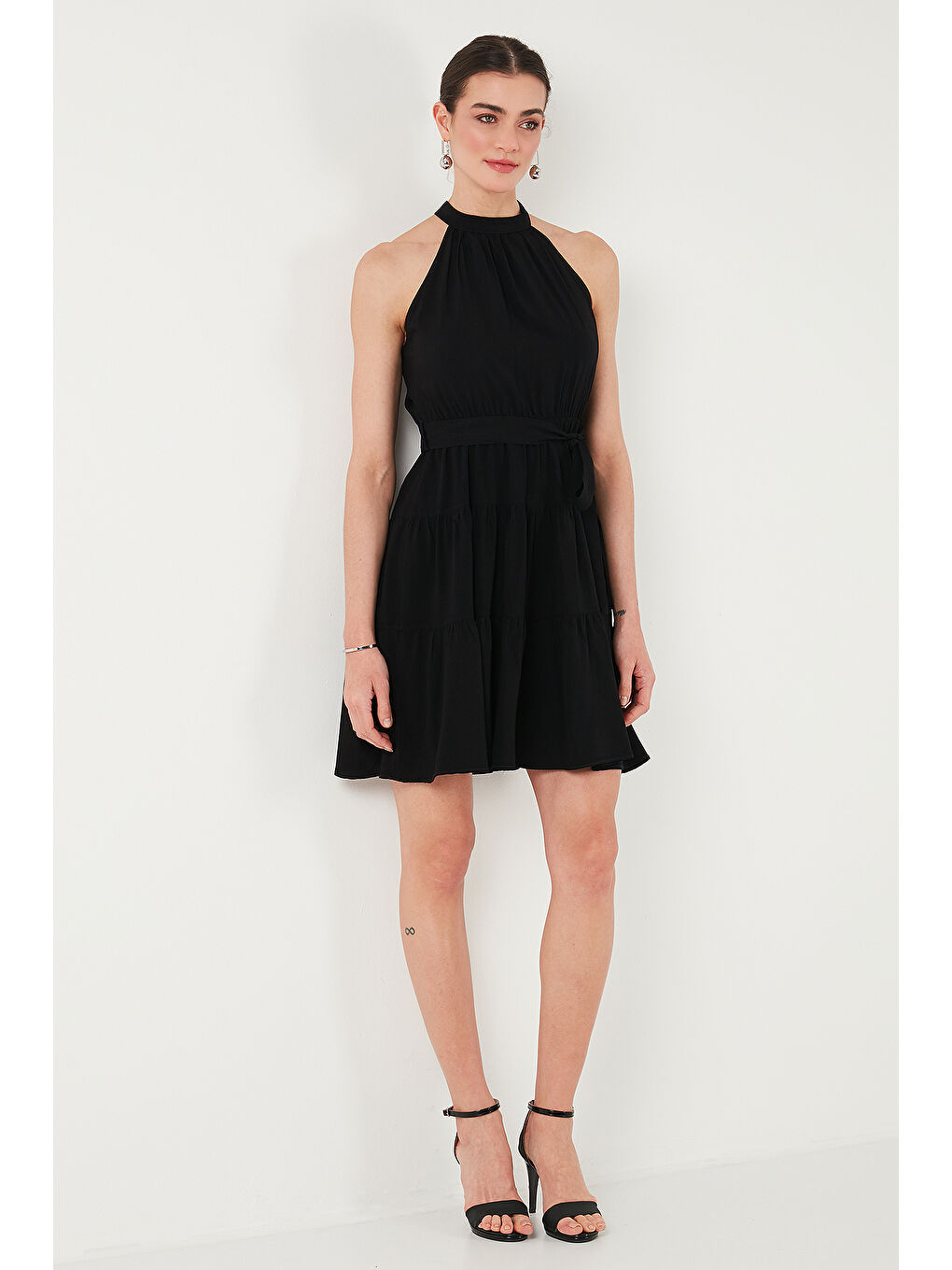 Siyah Pileli Regular Fit Halter Yaka Mini Boy Kemerli Kadın Elbise 6772041-2