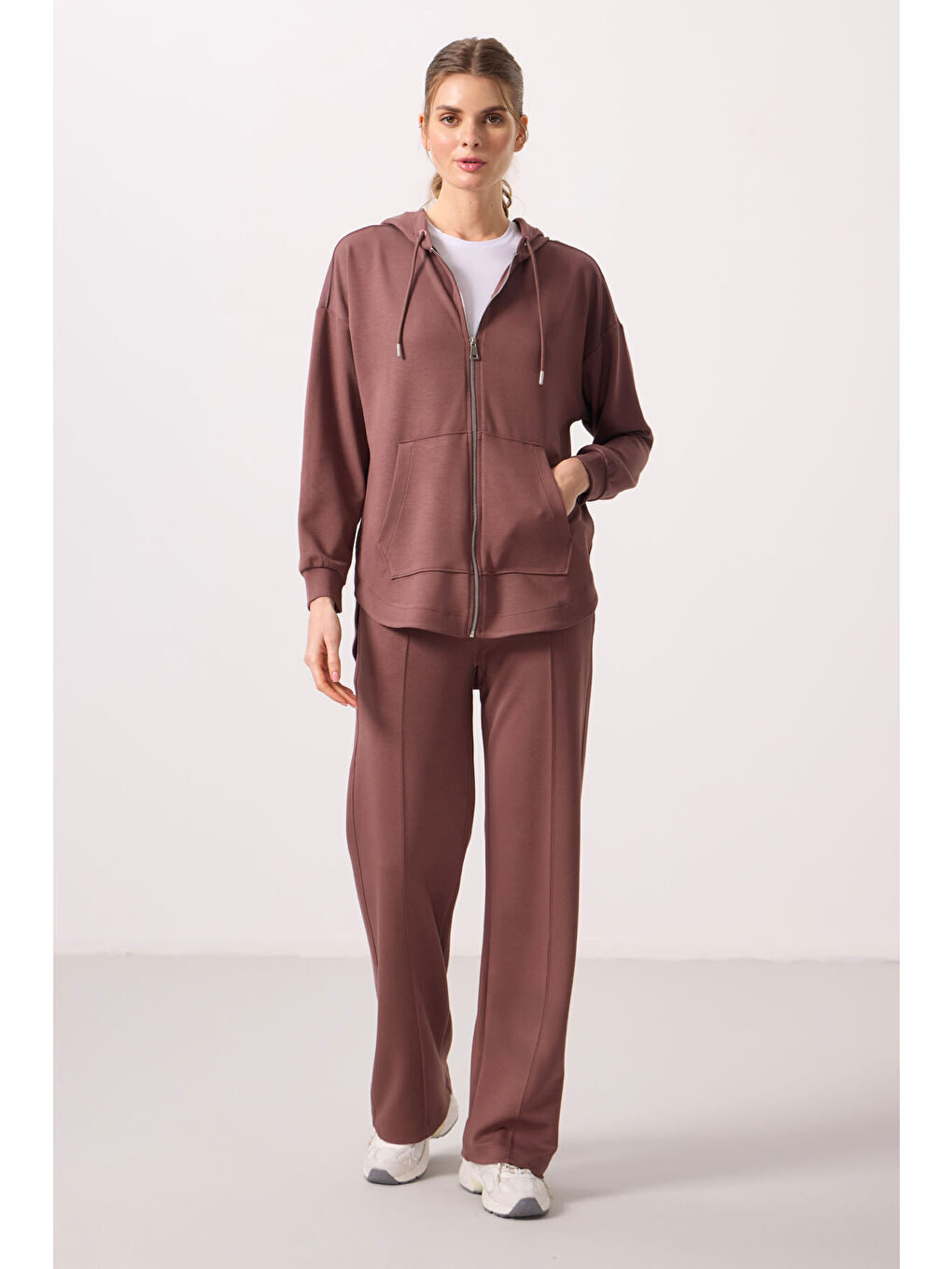 Kahverengi Yumuşak Dokulu Kapüşonlu Oversize Kadın Tunik Sweatshirt   97302-1